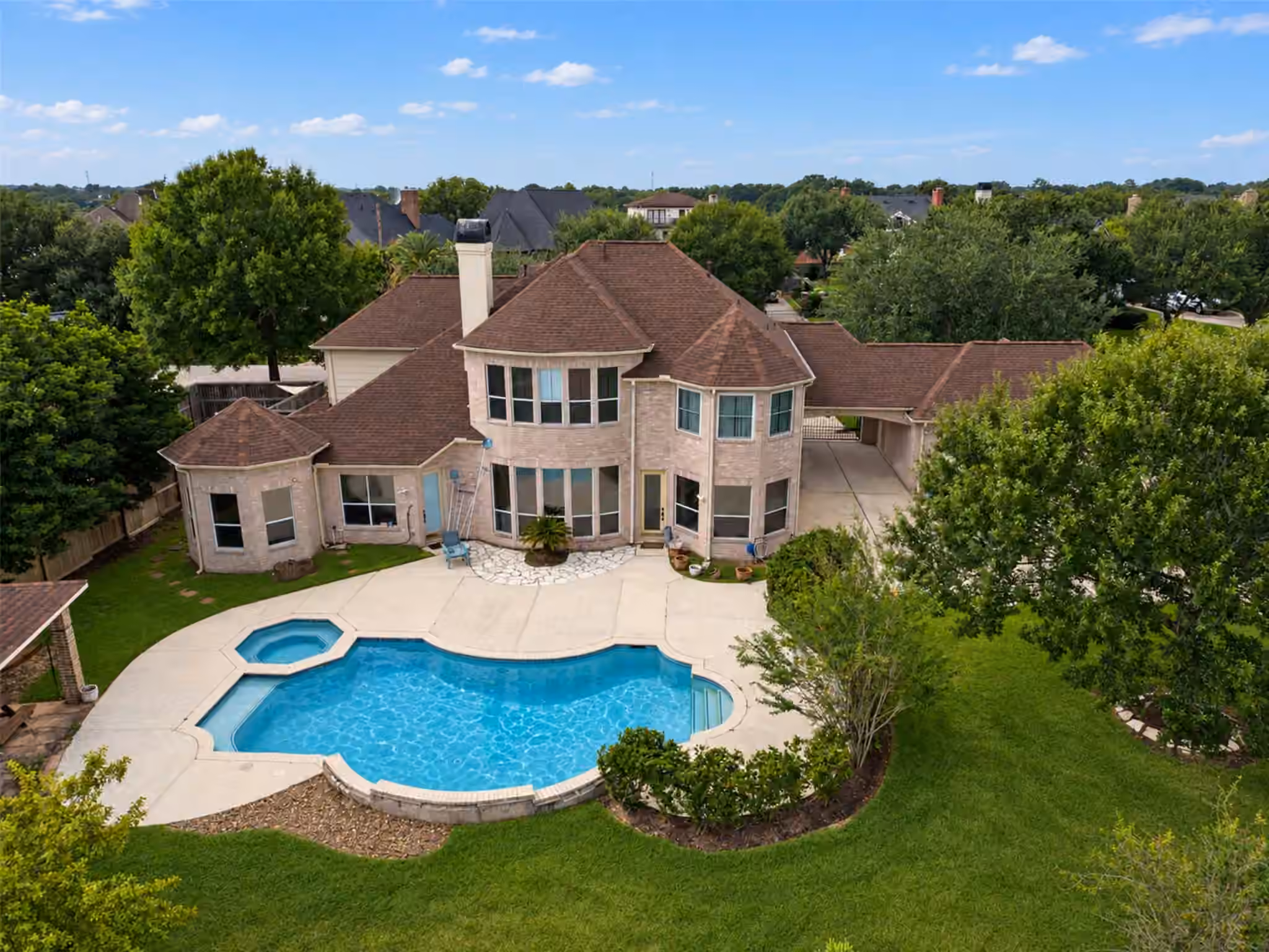 Photo 2 of 2606 Heatherbend Drive, Pearland, TX