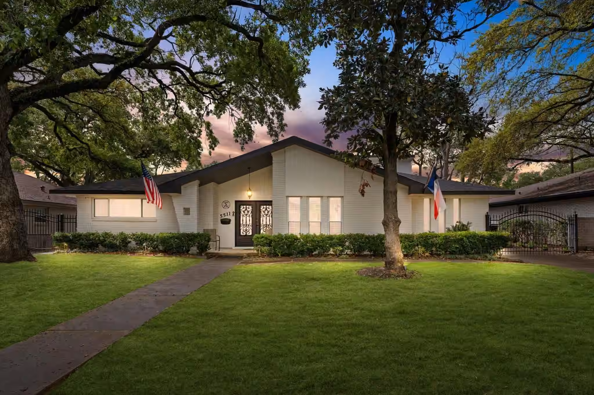 Photo 3 of 5511 Queensloch Drive, Houston, TX
