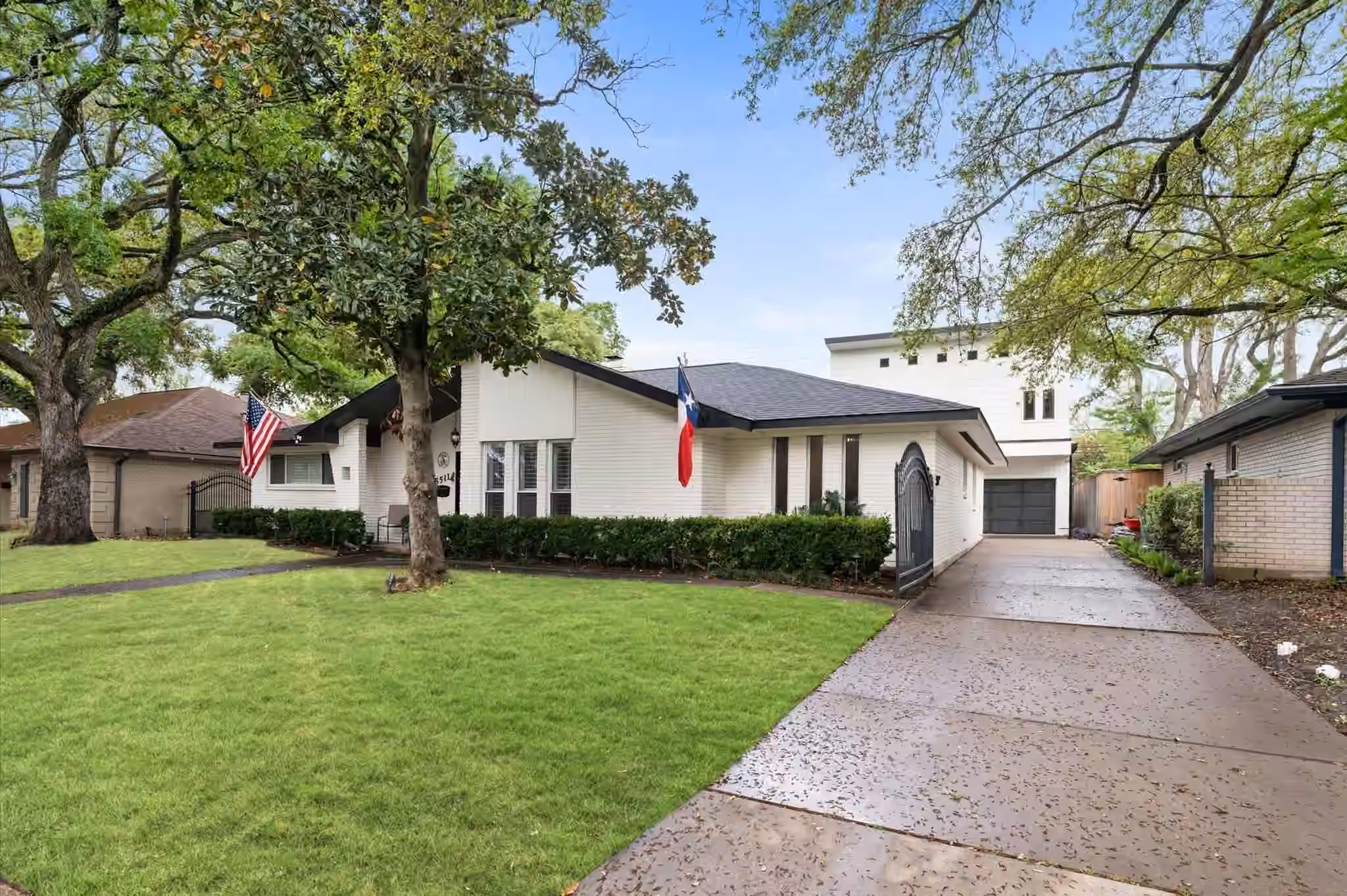 Photo 4 of 5511 Queensloch Drive, Houston, TX