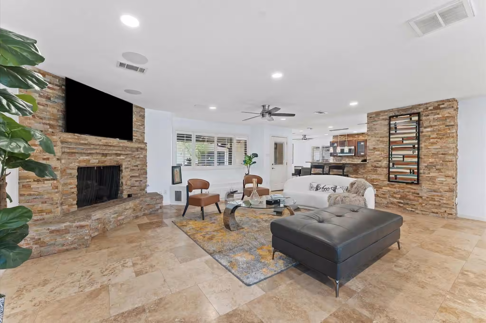 Photo 5 of 5511 Queensloch Drive, Houston, TX