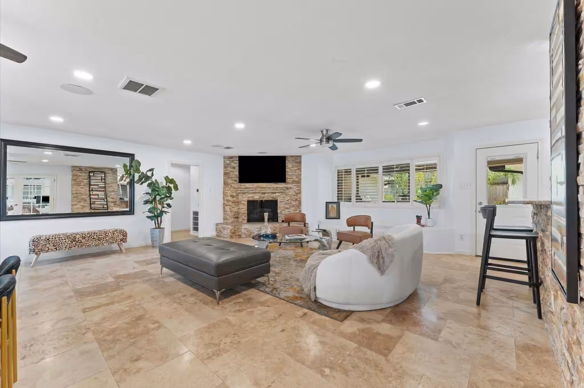 Photo 7 of 5511 Queensloch Drive, Houston, TX