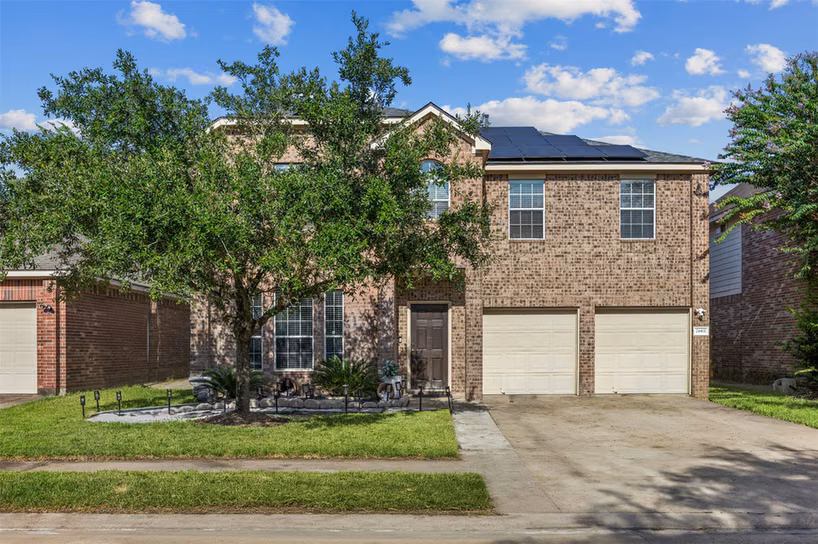 Photo 2 of 24415 Lakecrest Bend Drive, Katy, TX