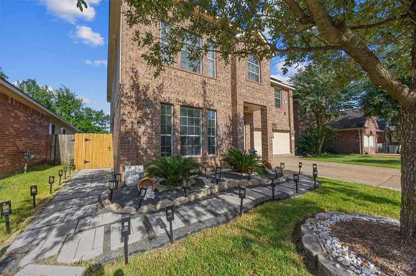 Photo 4 of 24415 Lakecrest Bend Drive, Katy, TX