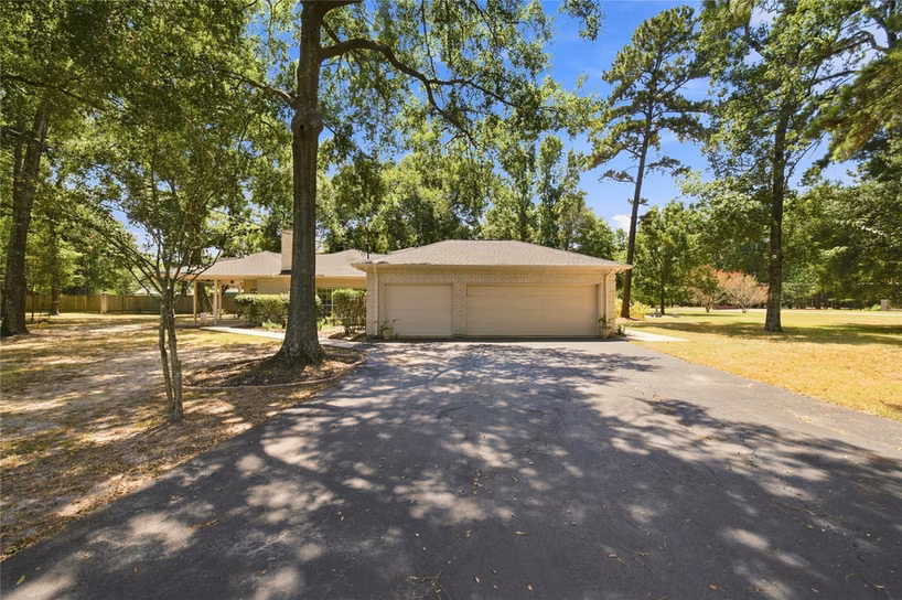Photo 4 of 29019 Misty Oaks Drive, Huffman, TX