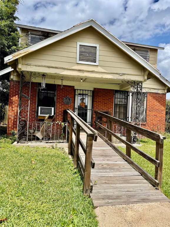 Photo of 105 Dresden Street, Houston, TX 77012