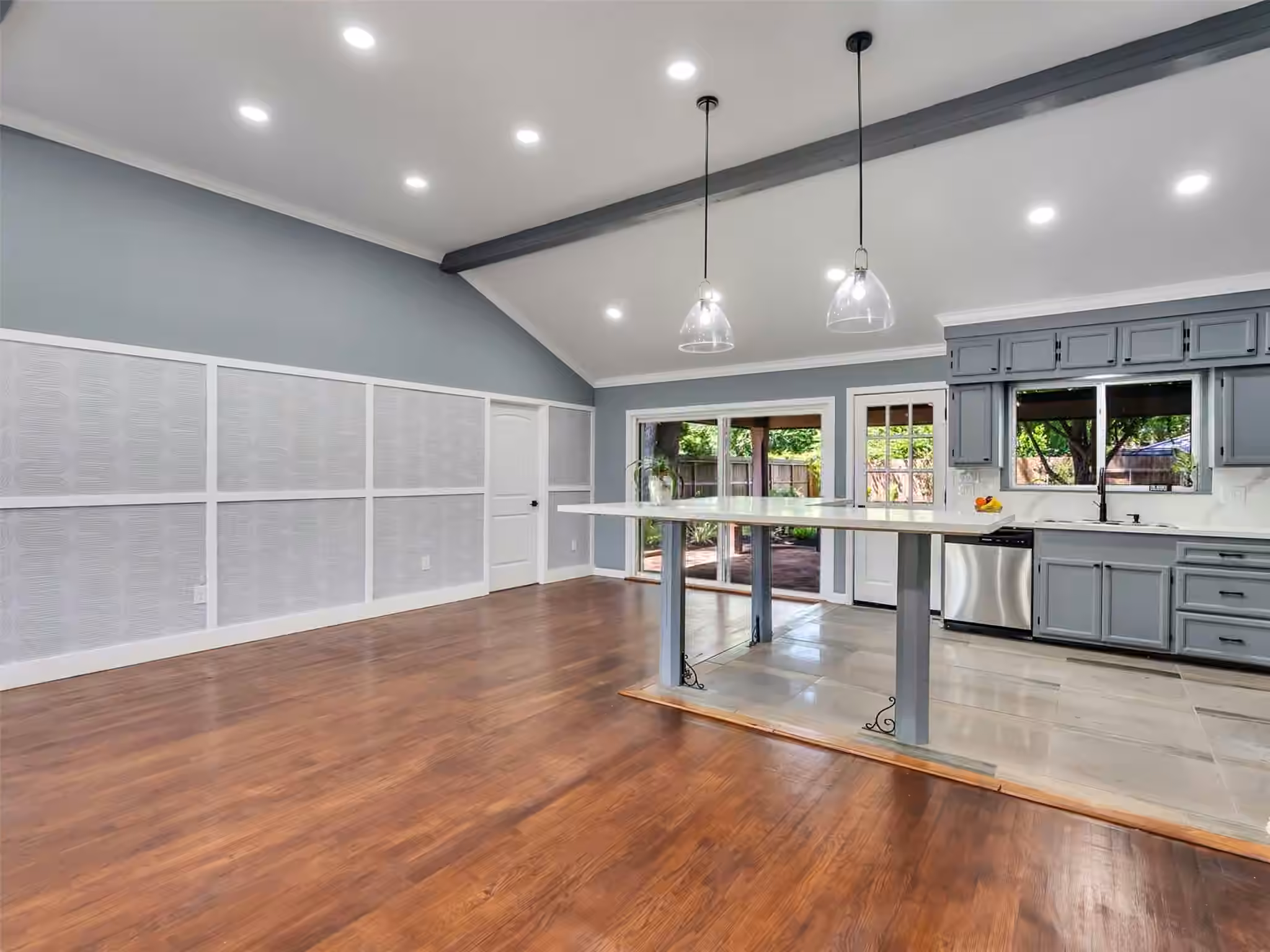 Photo 5 of 5402 Libbey Lane, Houston, TX