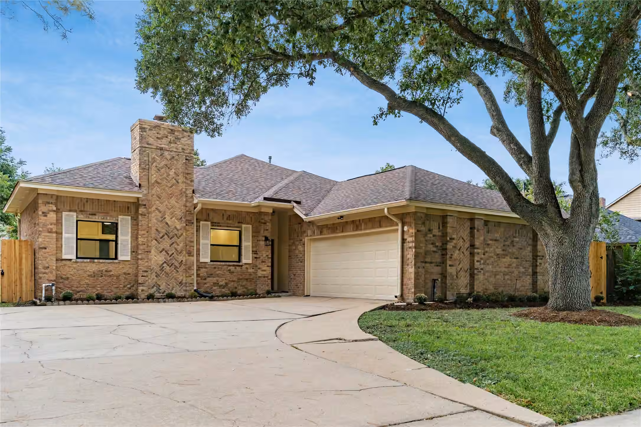Photo 3 of 210 Mill Trail Drive, Sugar Land, TX