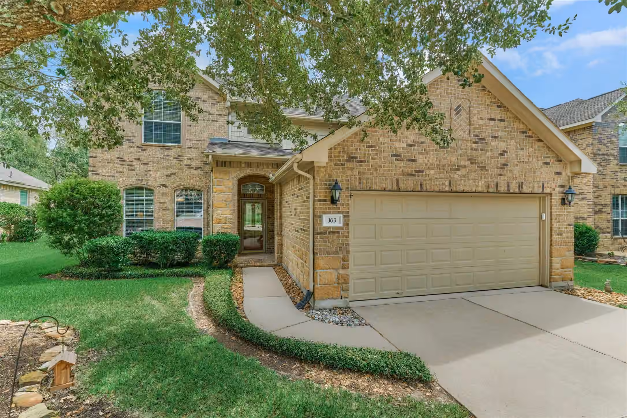 Photo of 163 N Hawkhurst Circle, The Woodlands, TX 77354