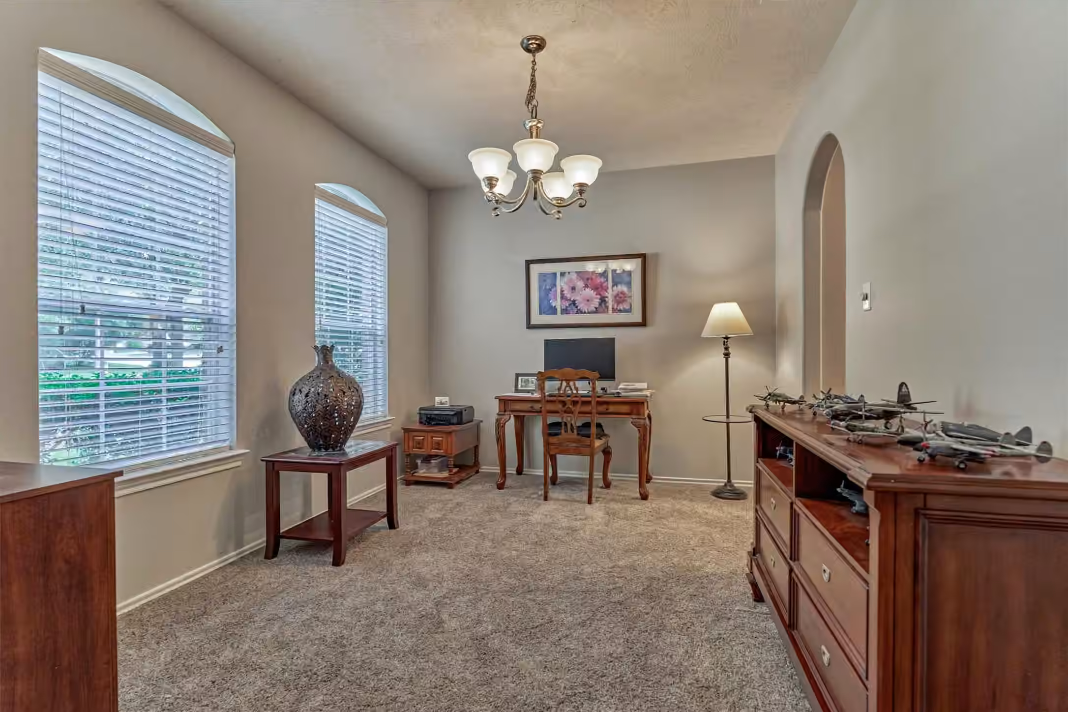 Photo 7 of 163 N Hawkhurst Circle, The Woodlands, TX