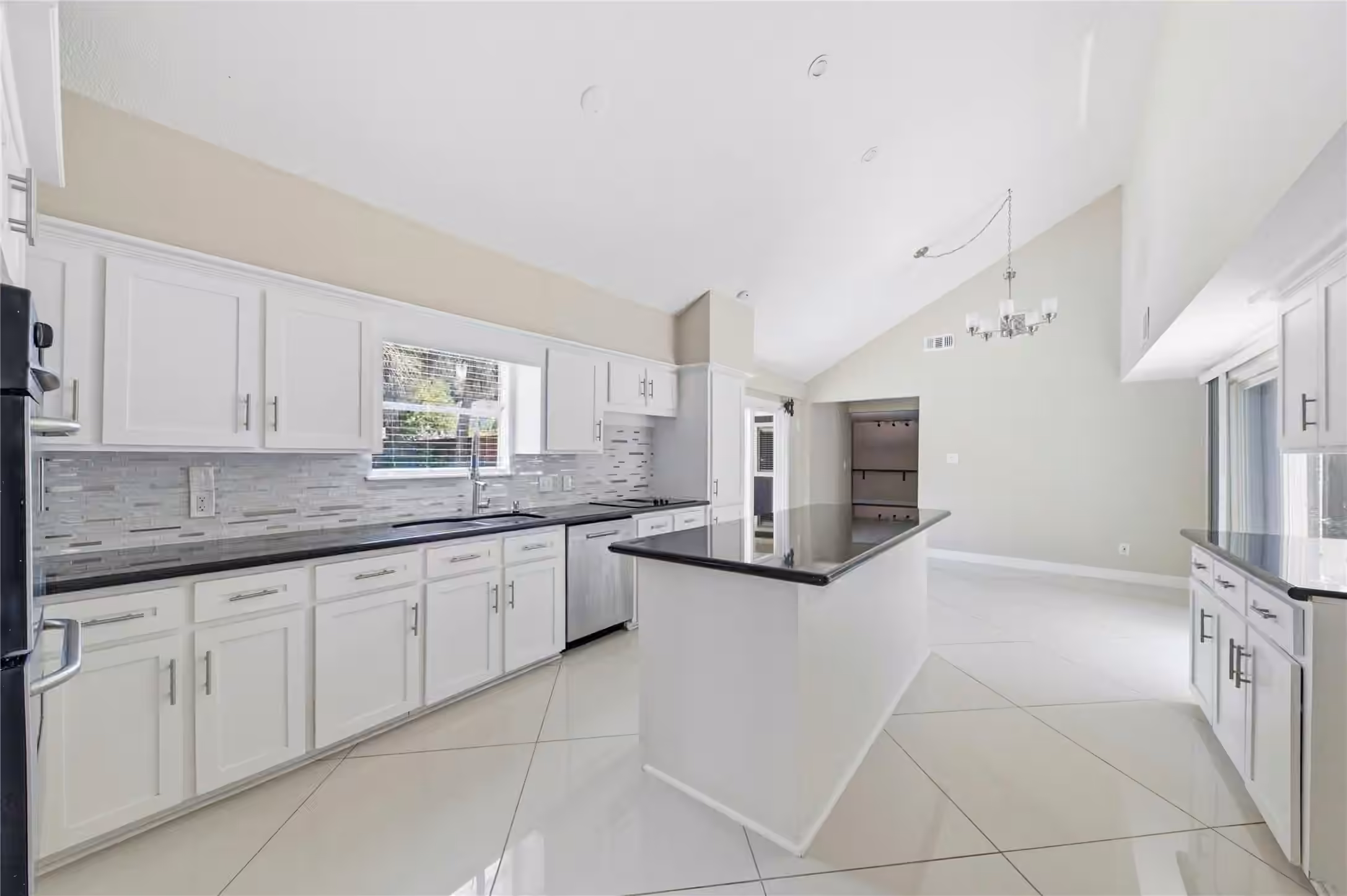 Photo 3 of 703 Queensmill Court, Houston, TX