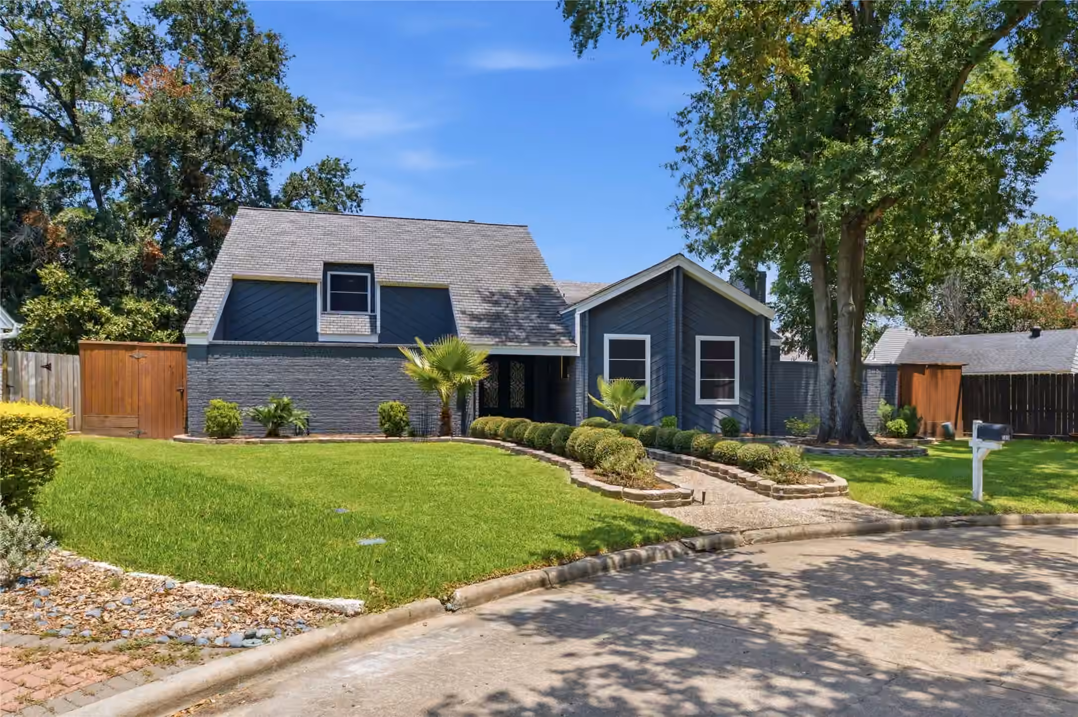 Photo 6 of 703 Queensmill Court, Houston, TX