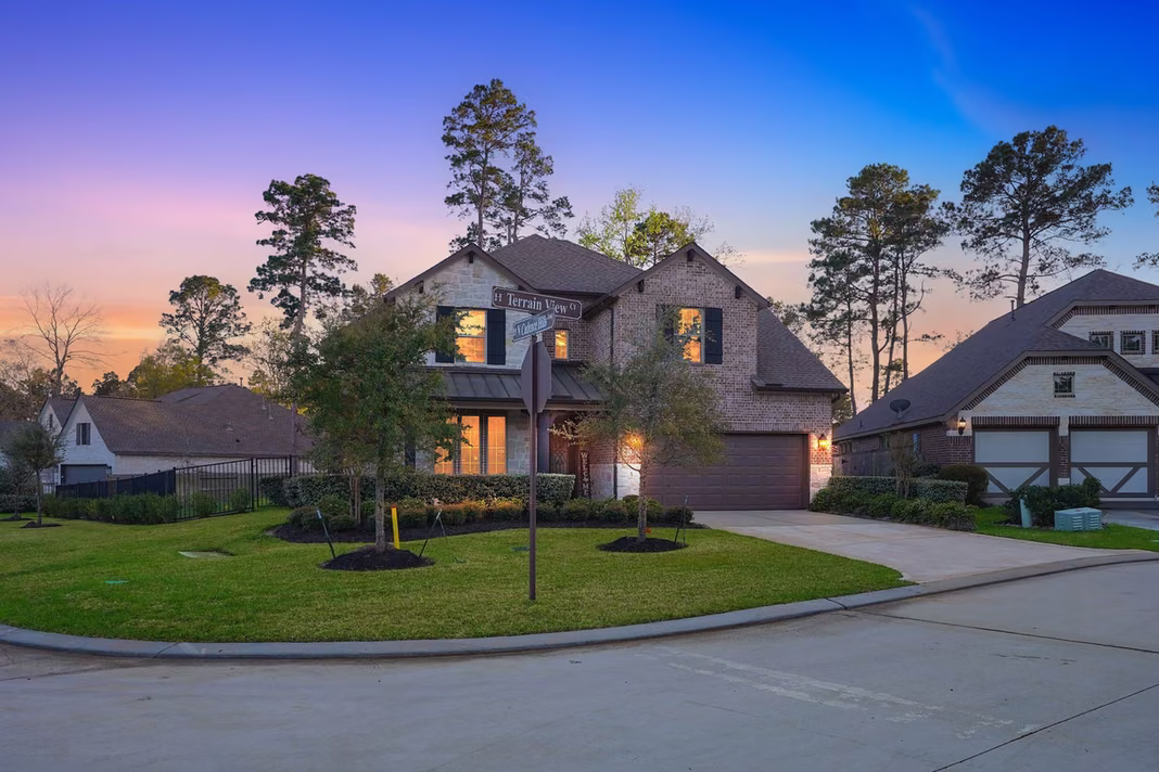 Photo of 203 Terrain View Ct, Willis, TX 77318
