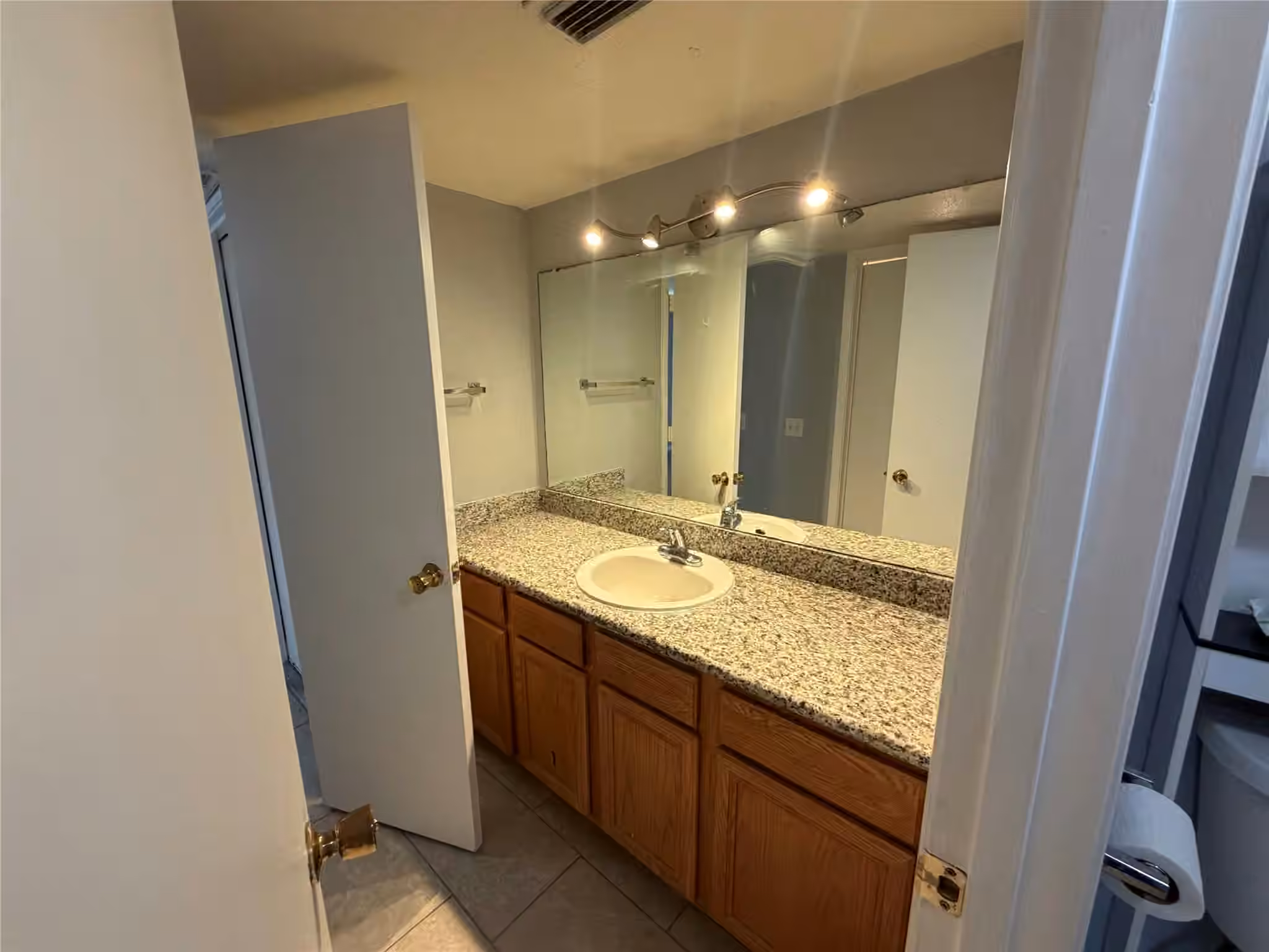 Photo 7 of 10110 Forum West Drive 224, Houston, TX