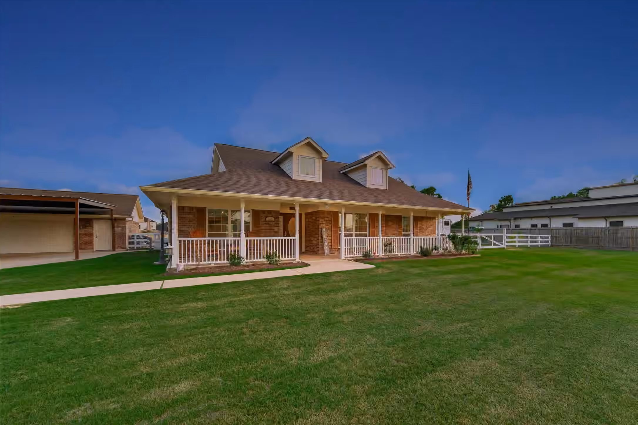 Photo 5 of 10711 Indian Trails Drive, Tomball, TX