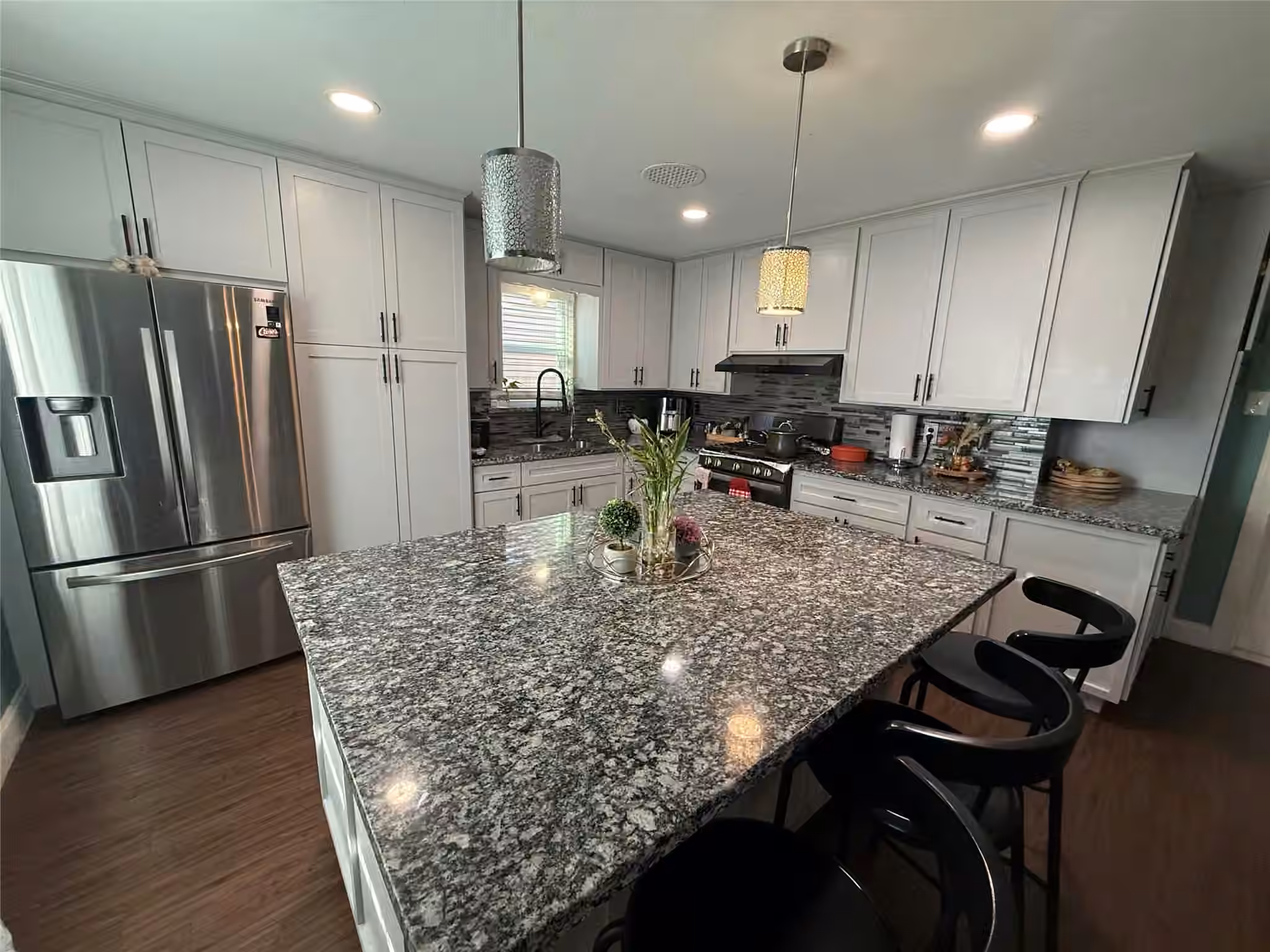 Photo 5 of 8823 Shadow Crest Street, Houston, TX