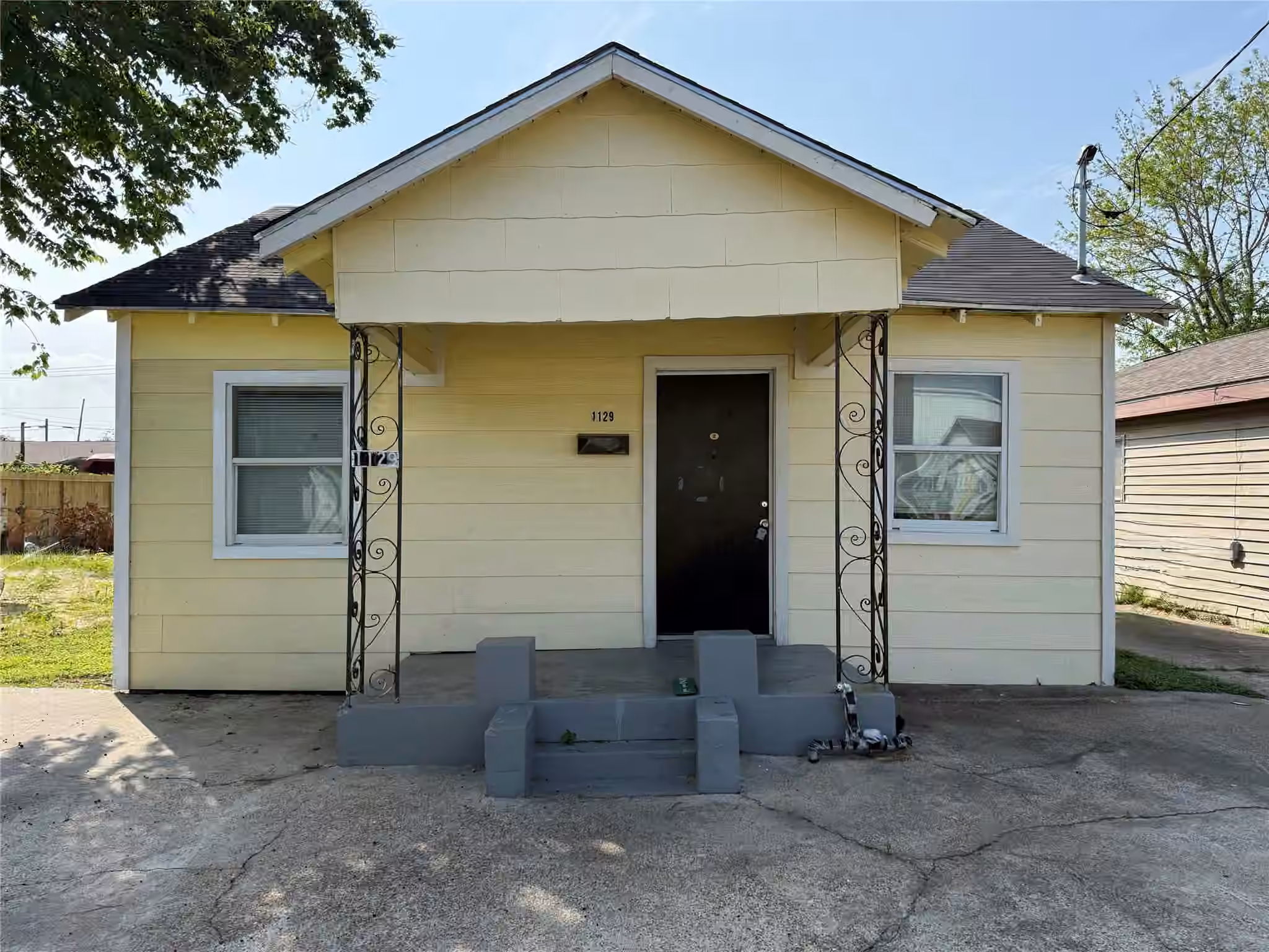 Photo 2 of 1129 Beech Street, Baytown, TX