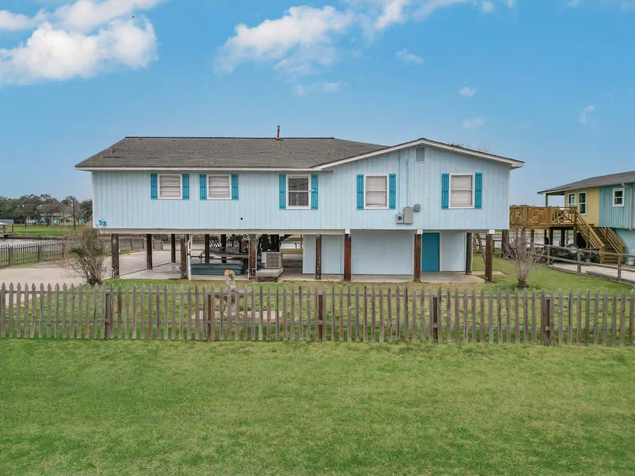 Photo of 757 County Road 291, Sargent, TX 77414