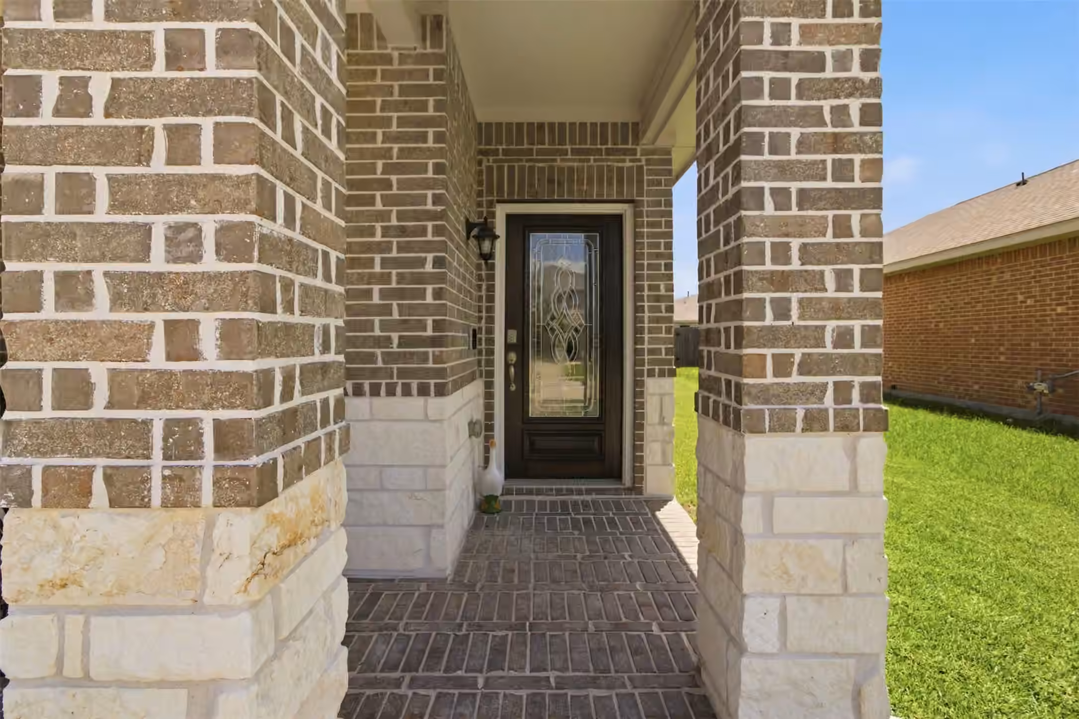 Photo 3 of 611 Walnut Branch Drive, Baytown, TX