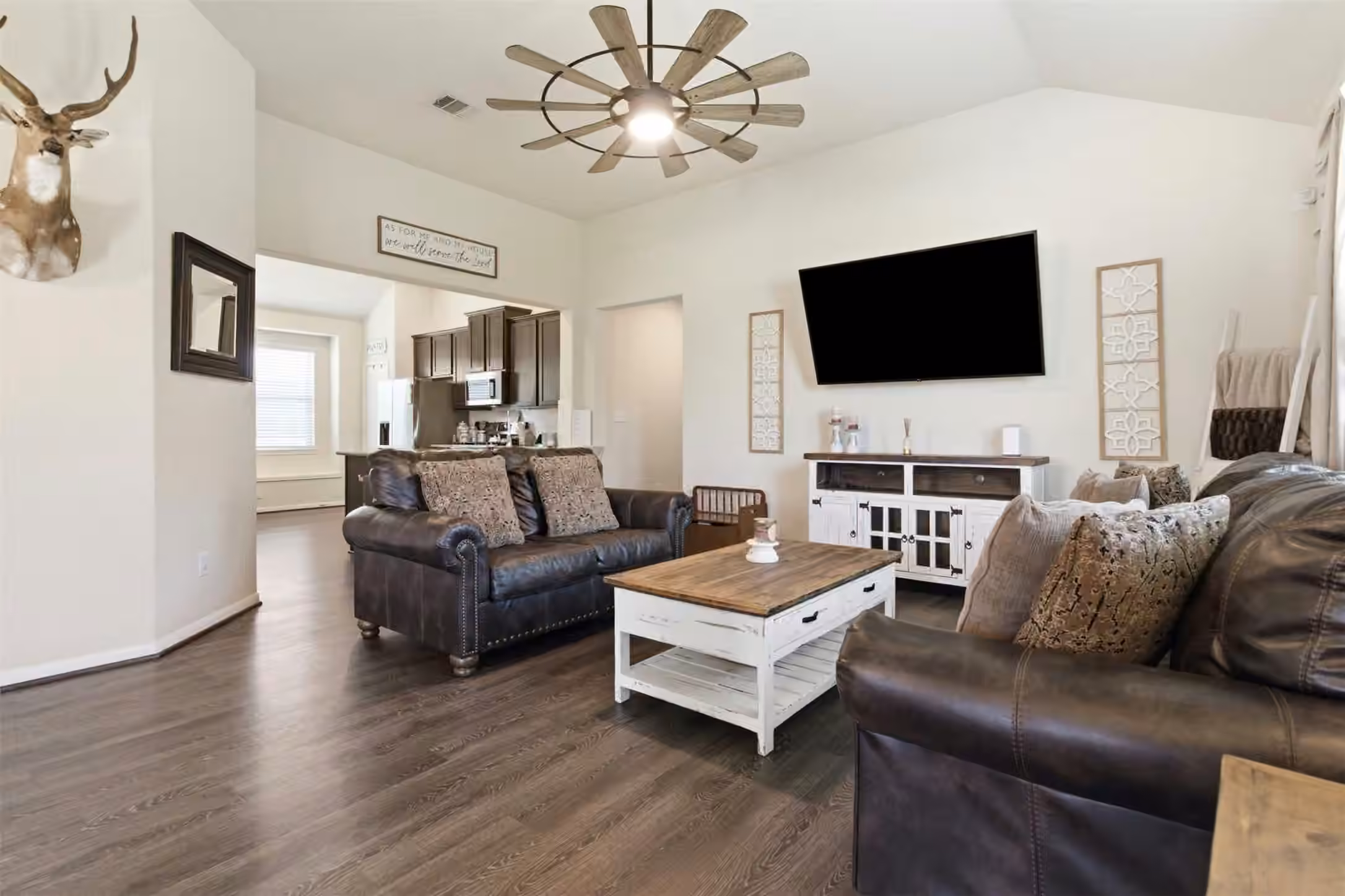 Photo 6 of 611 Walnut Branch Drive, Baytown, TX