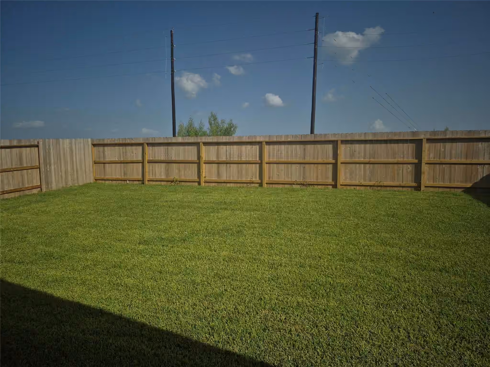 Photo 2 of 406 Dorion Lagoon Drive, Crosby, TX 77532