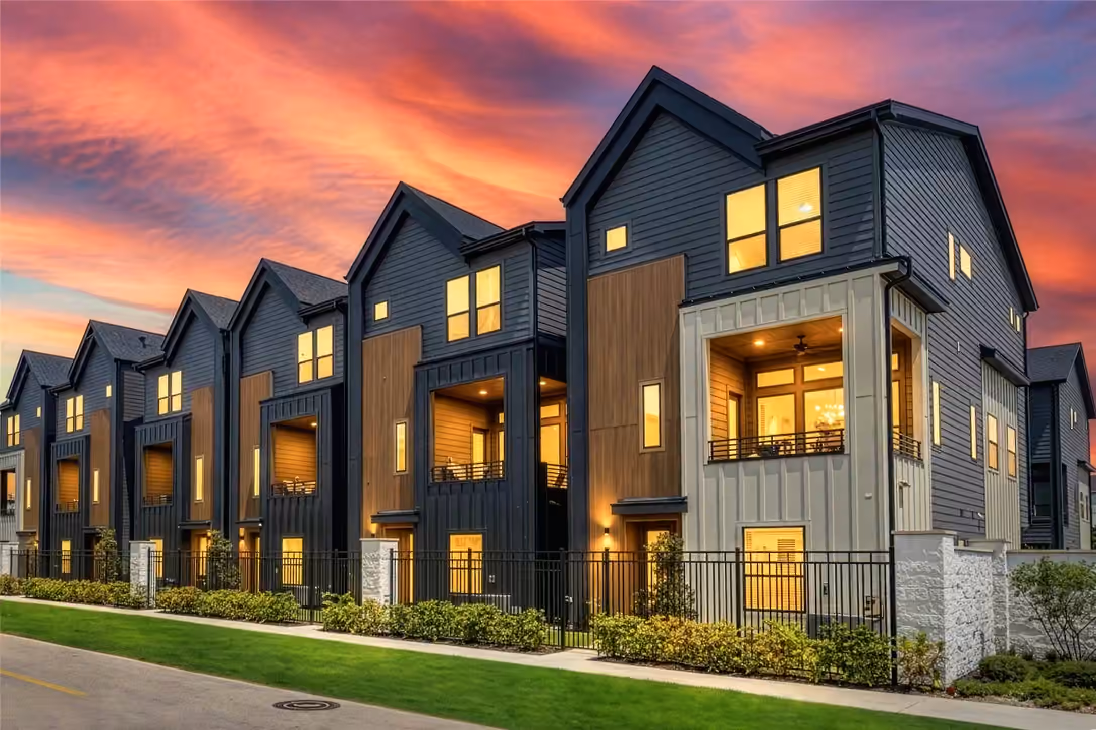 Photo of 527 Hillwood Heights Drive, Houston, TX