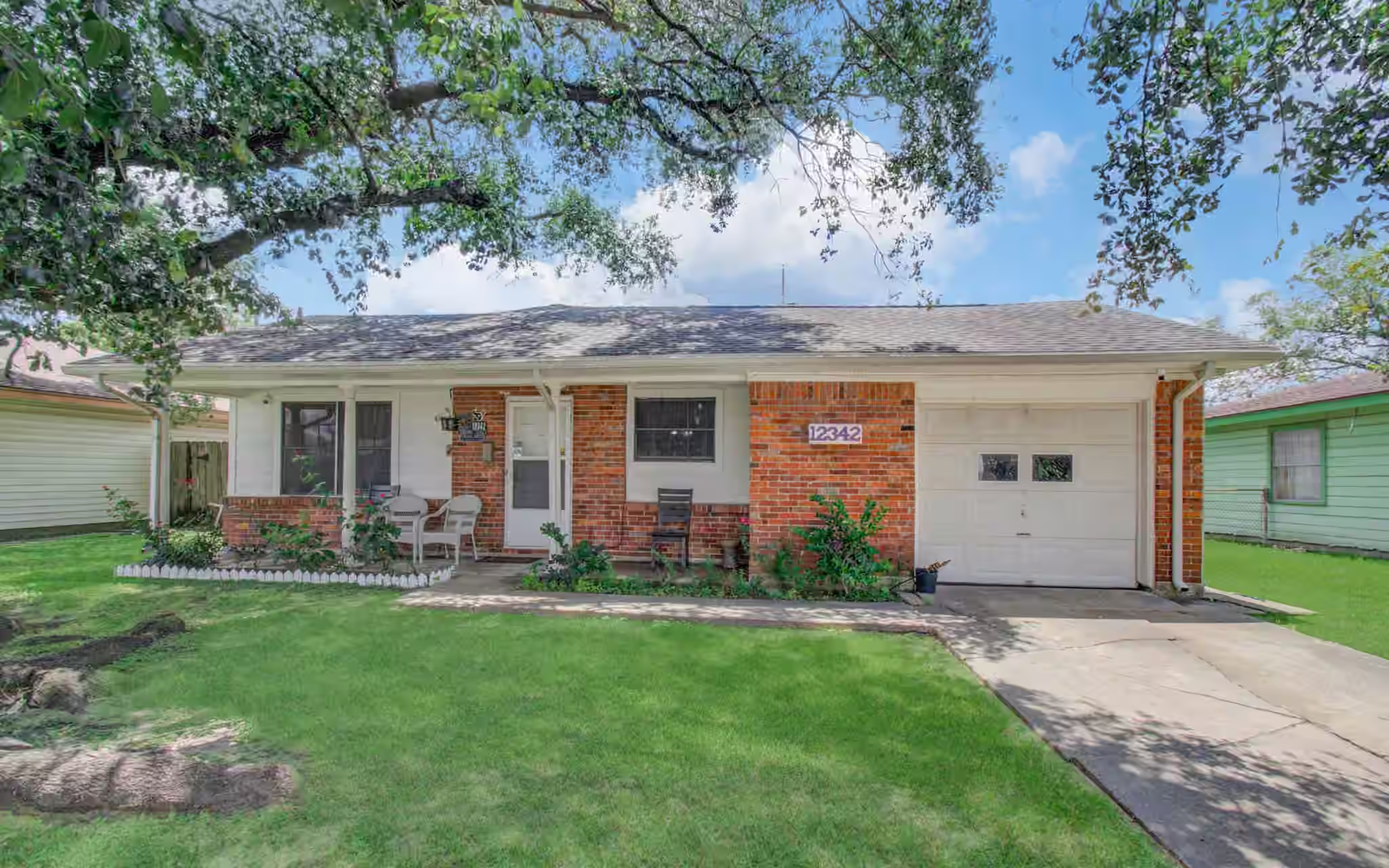 Photo 4 of 12342 Ledger Lane, Houston, TX