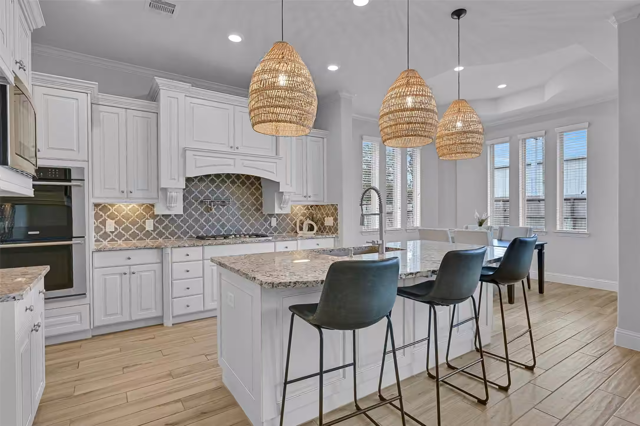 Photo 3 of 1321 Summer Field Lane, Friendswood, TX