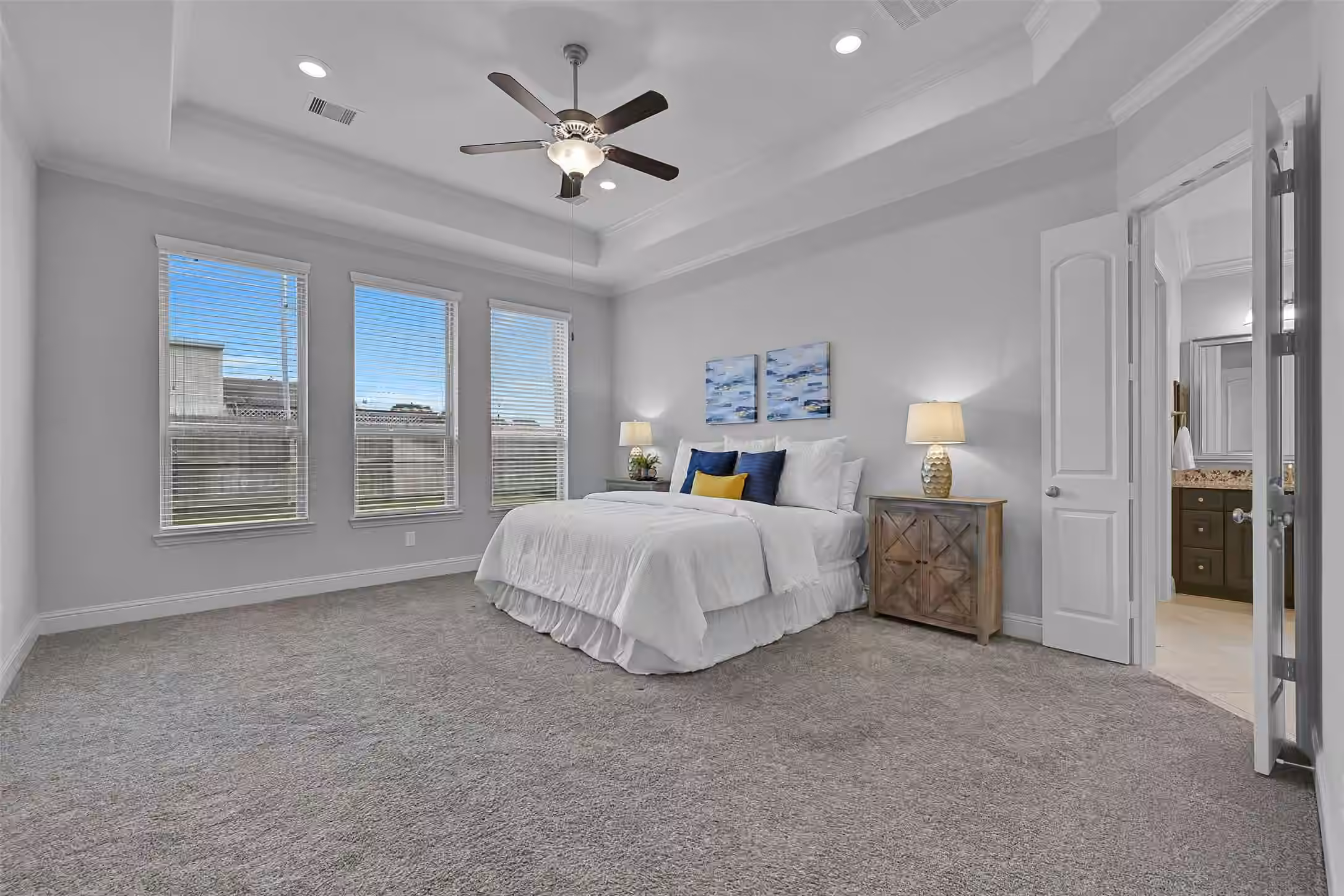 Photo 4 of 1321 Summer Field Lane, Friendswood, TX