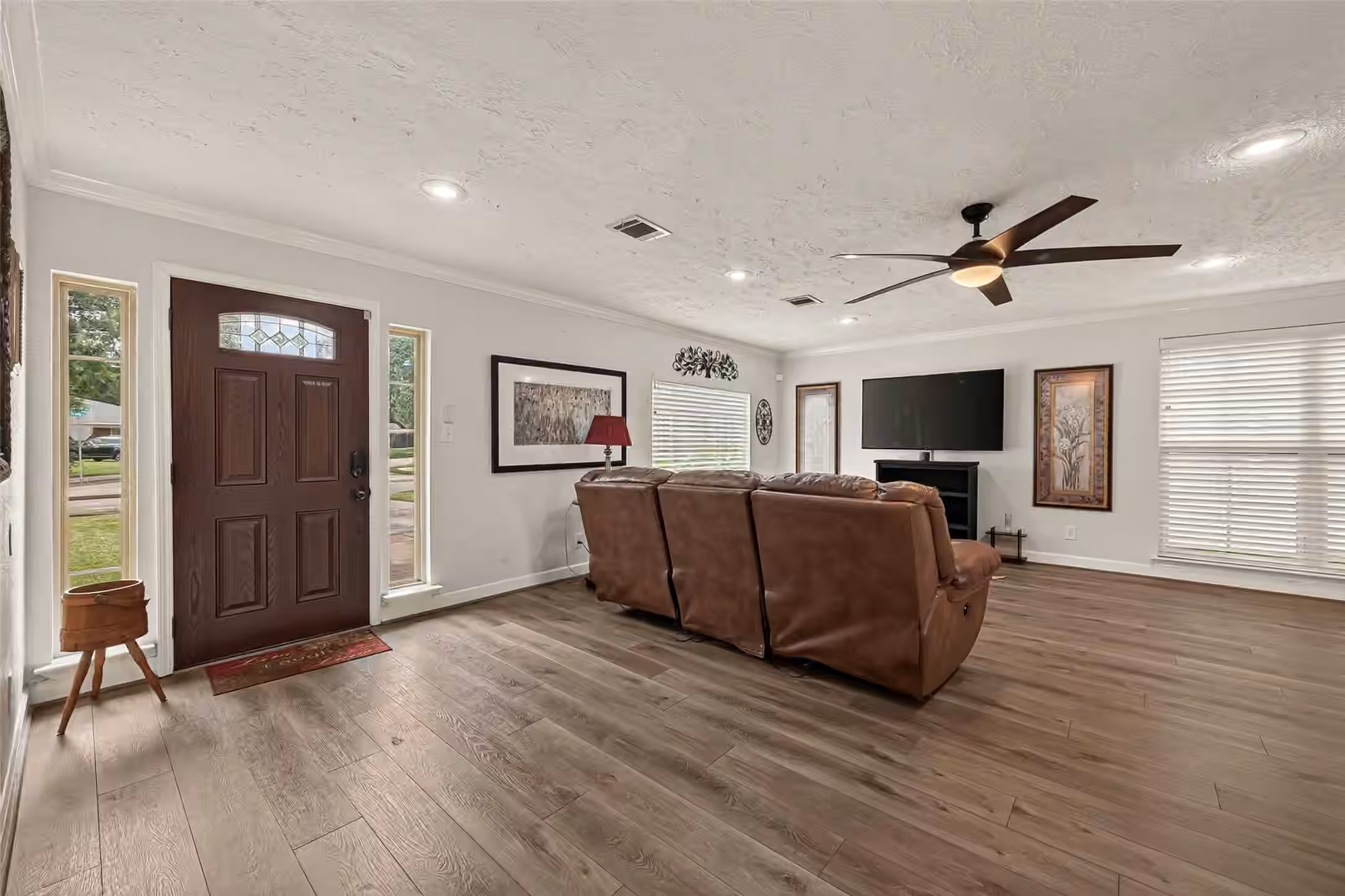 Photo 4 of 4718 Blanton Boulevard, Houston, TX