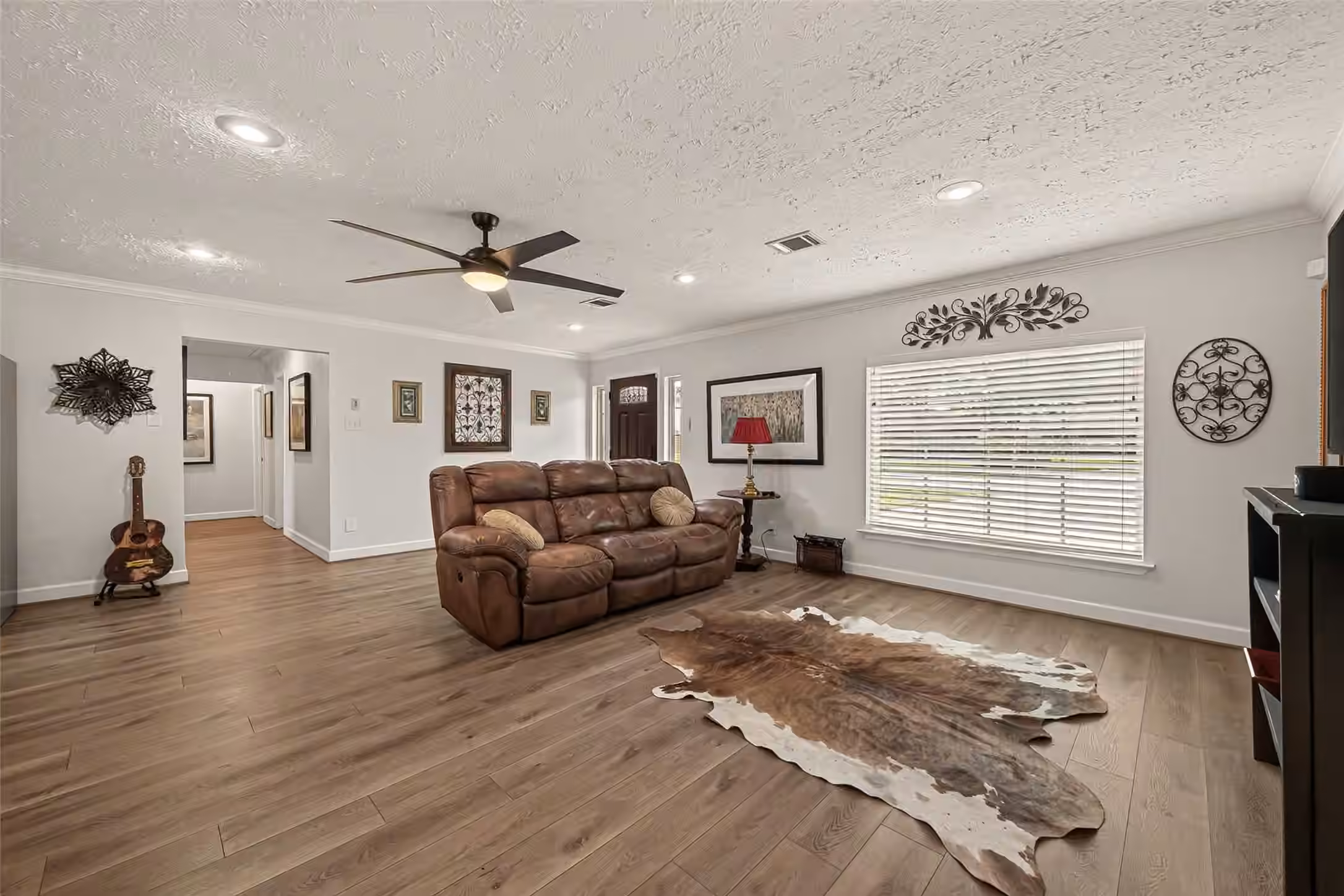 Photo 5 of 4718 Blanton Boulevard, Houston, TX
