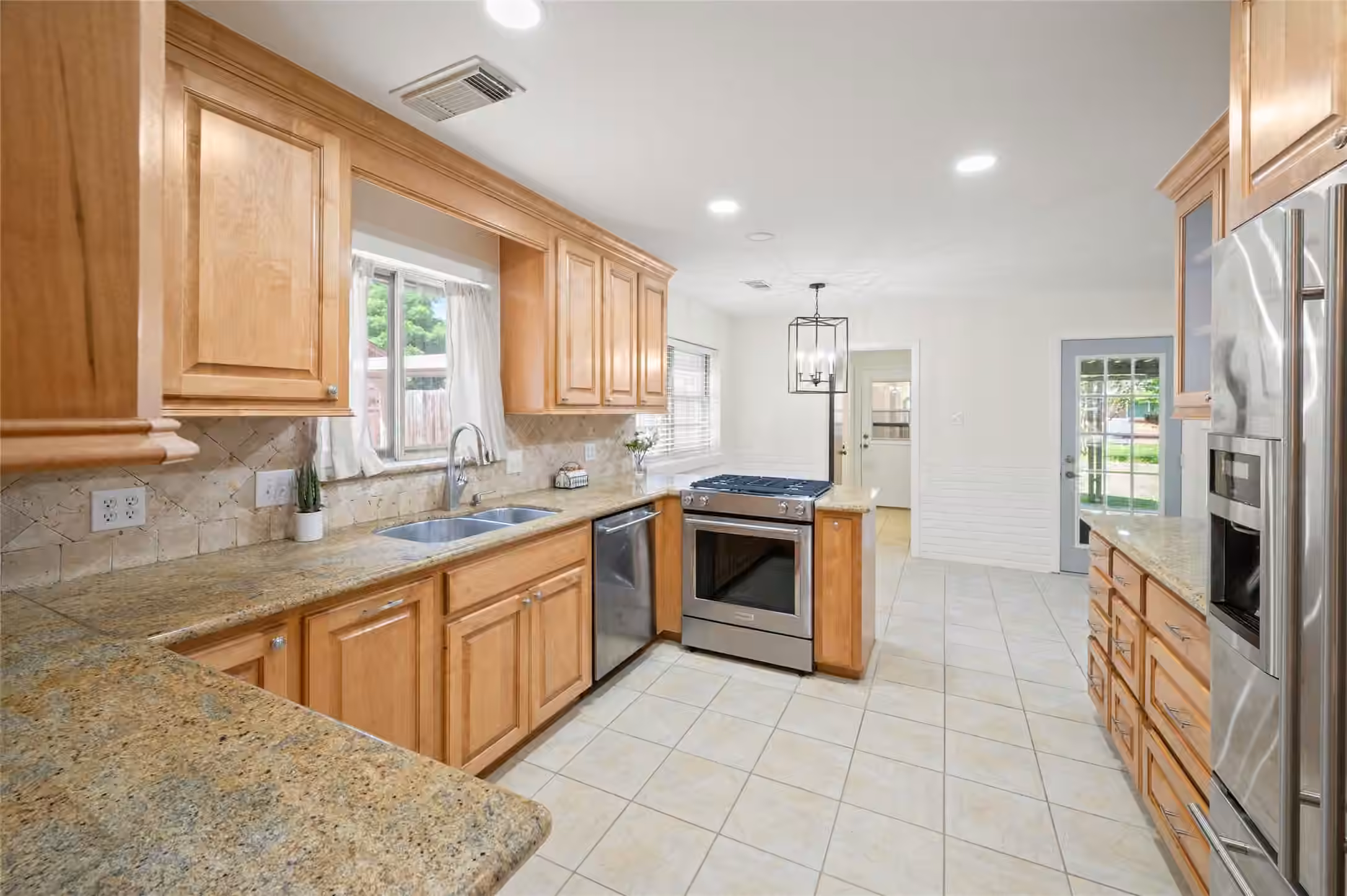 Photo 5 of 1906 Spillers Lane, Houston, TX