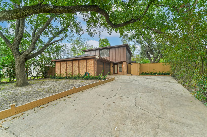 Photo 3 of 3111 Rockyridge Drive, Houston, TX