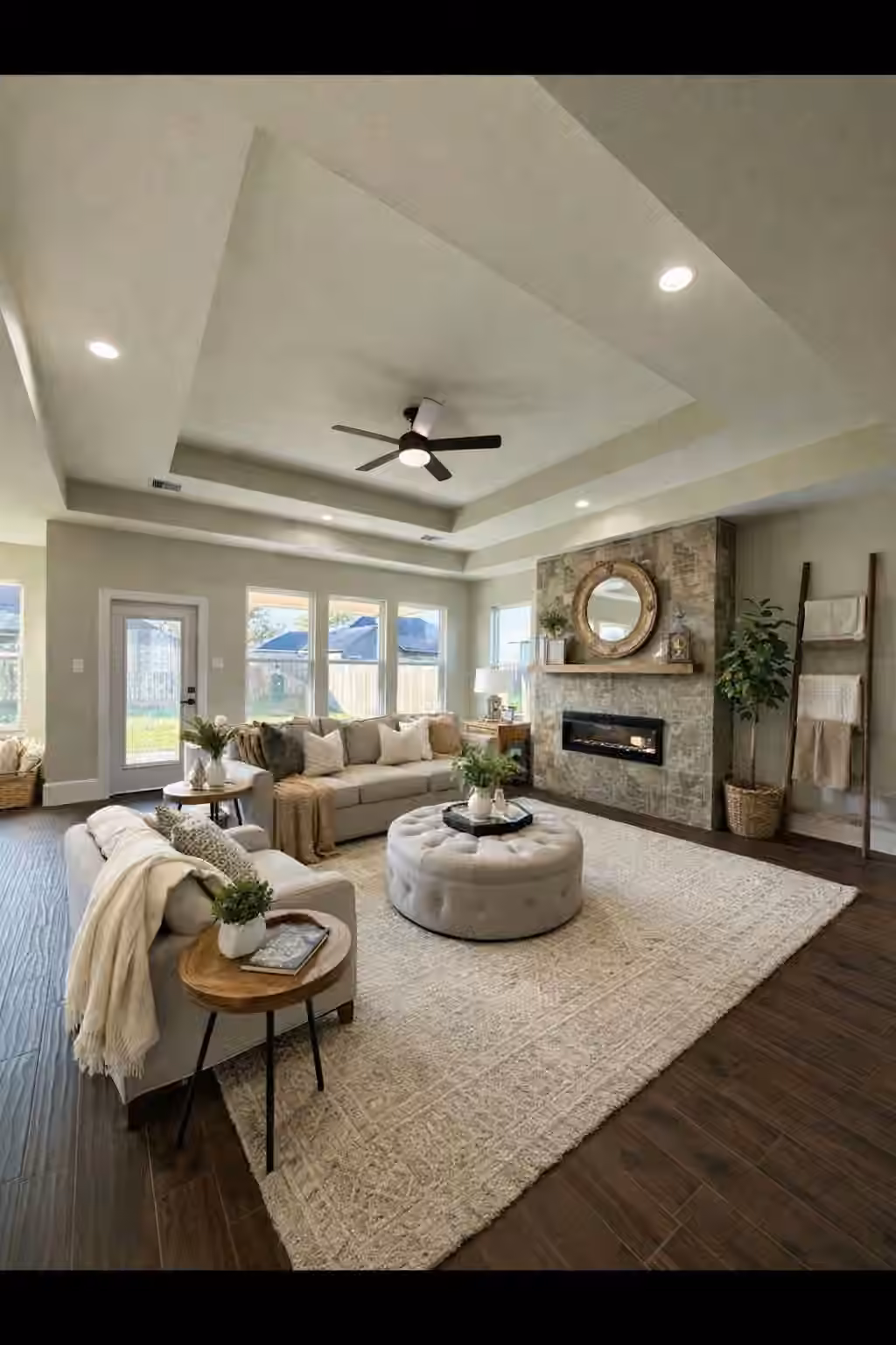 Photo 5 of 443 Wellshire Drive, West Columbia, TX