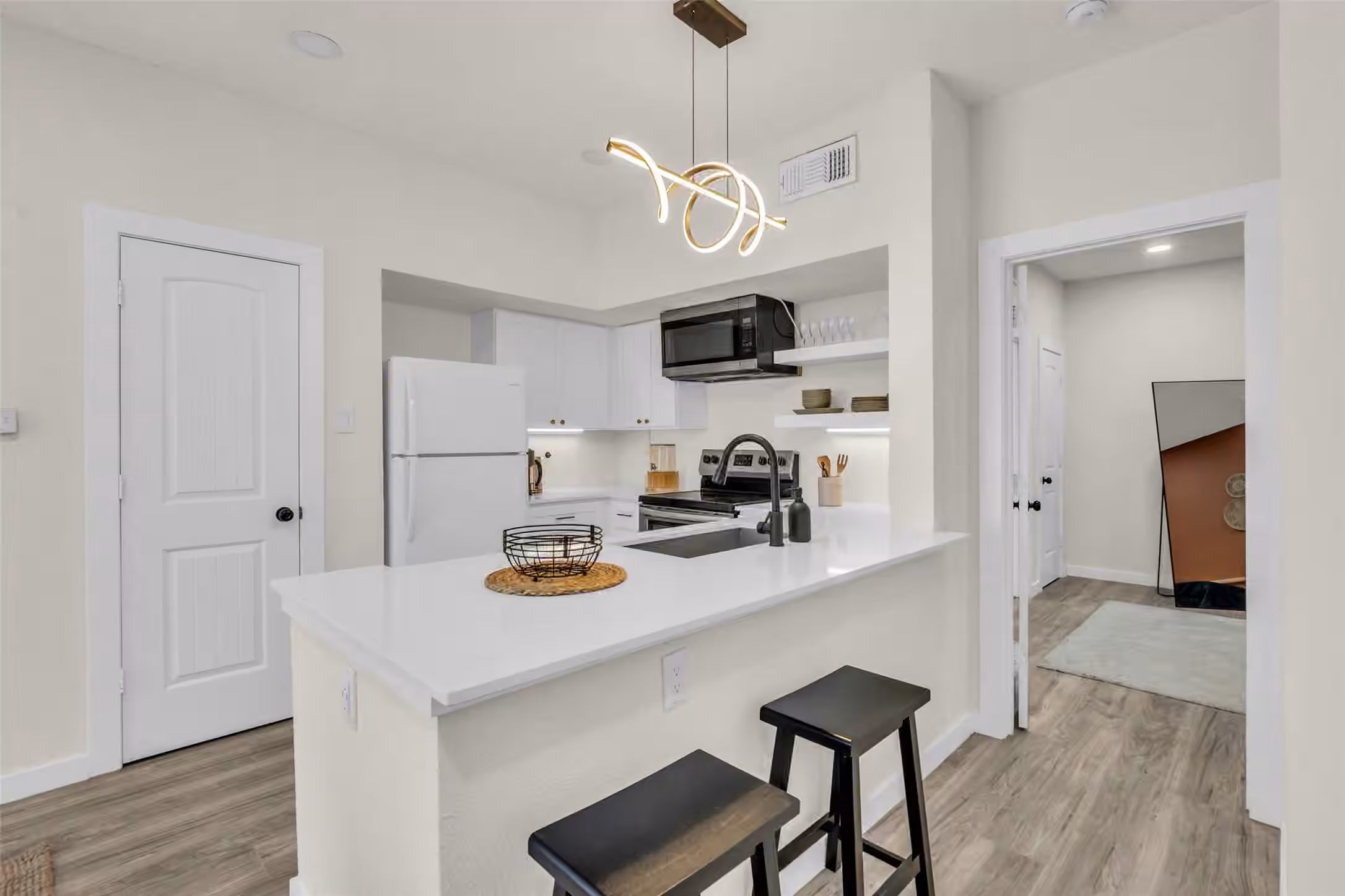 Photo 6 of 10855 Meadowglen Lane 604, Houston, TX 77042