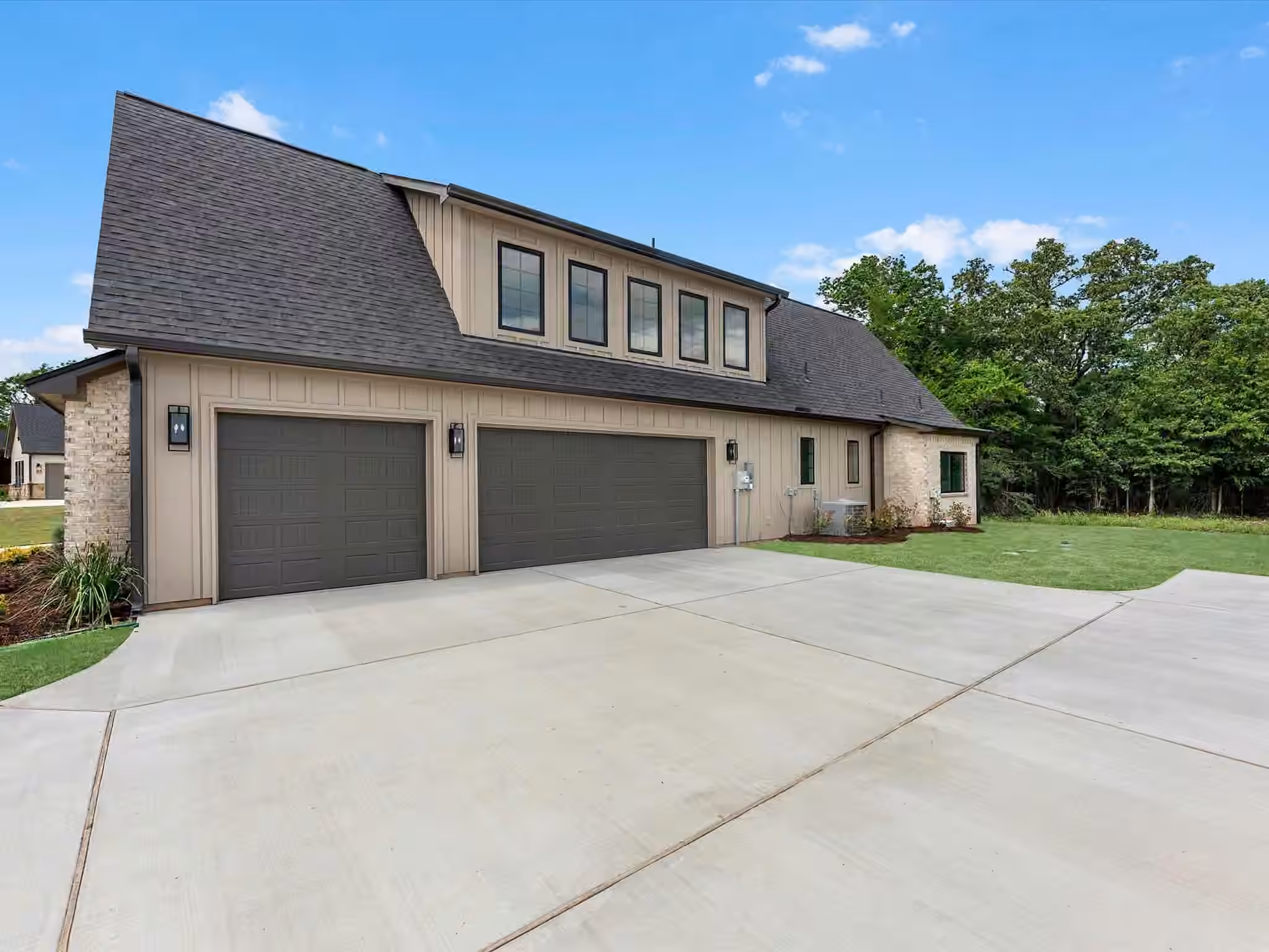 Photo 3 of 10039 Lakeside Oaks Dr, Plantersville, TX