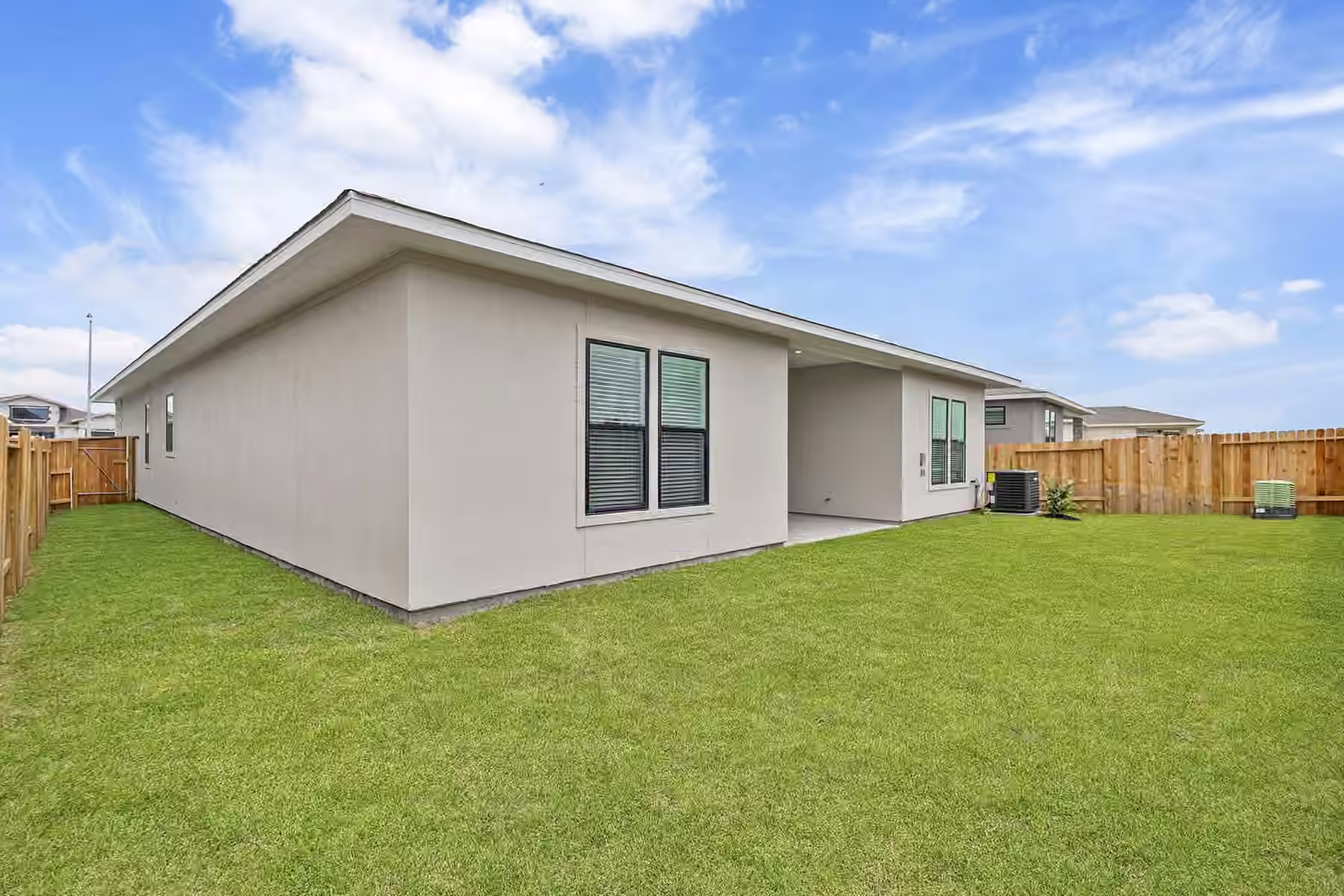 Photo 2 of 1908 Drover Lane, Rosenberg, TX