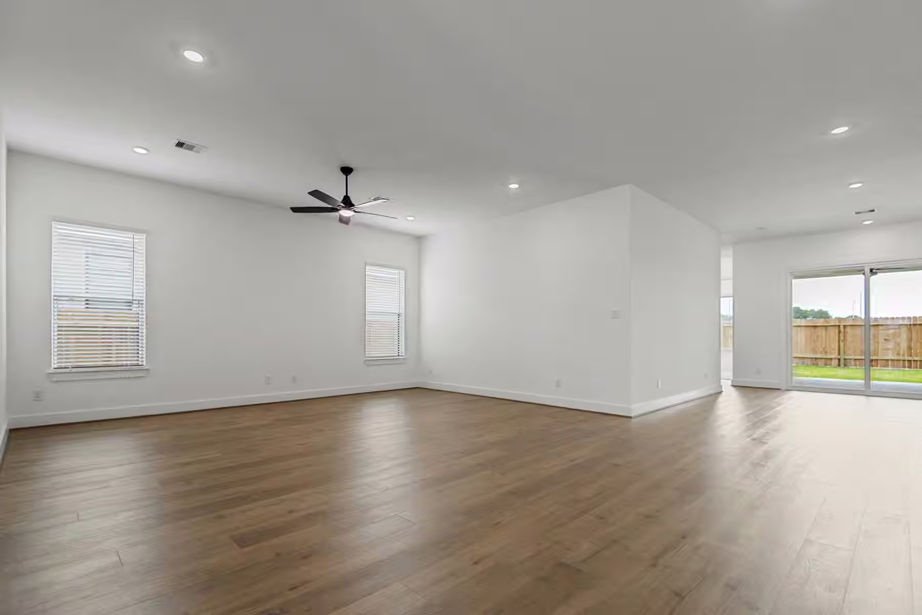Photo 5 of 1908 Drover Lane, Rosenberg, TX