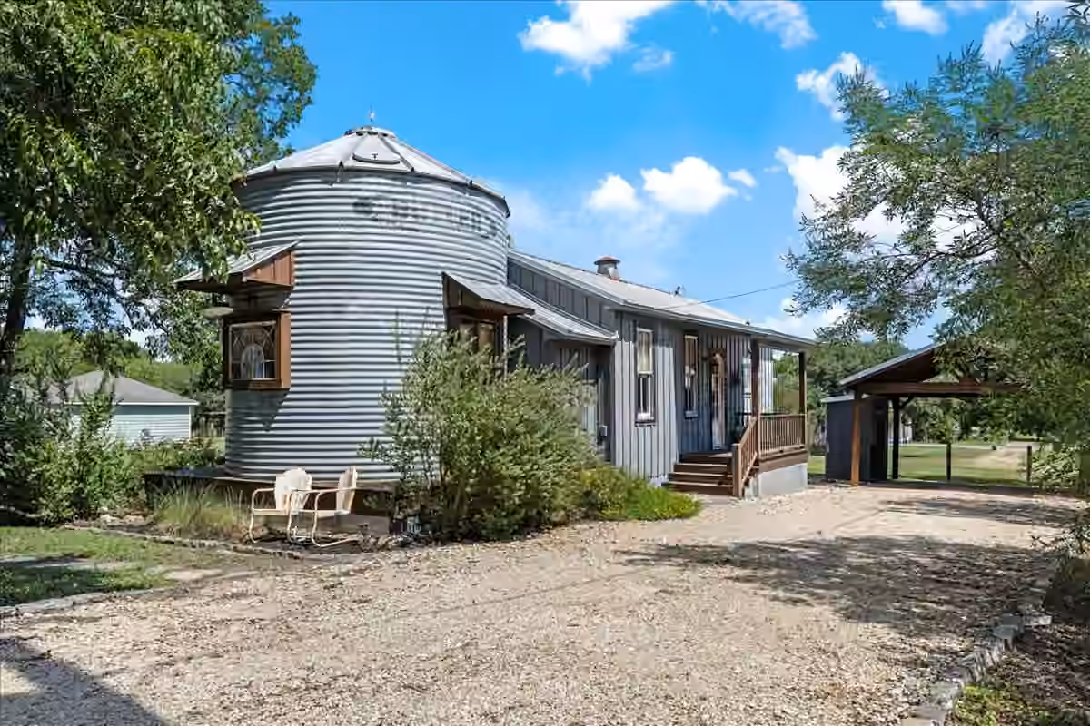 Photo of 108 N Scott Street, Fayetteville, TX