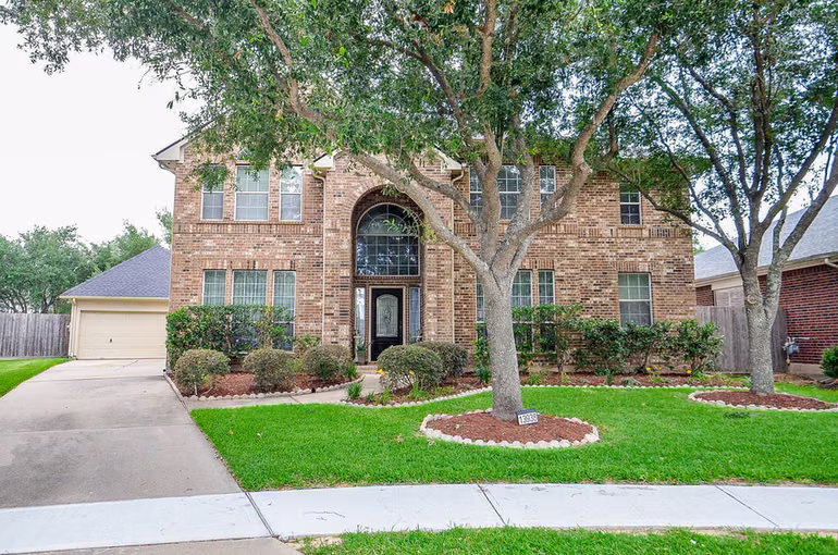 Photo 2 of 13938 Charterhouse Way, Sugar Land, TX