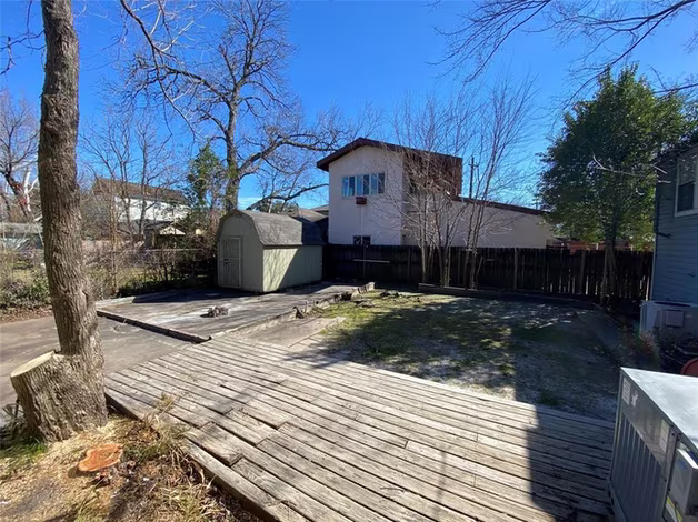Photo 5 of 1110 E 27th Street, Houston, TX