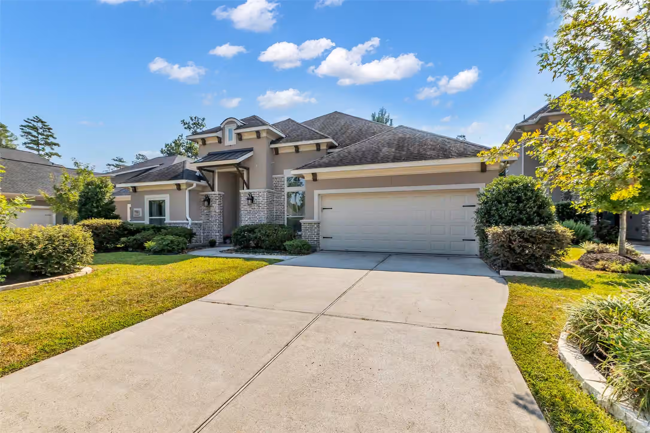 Photo 3 of 111 Coral Bells Court, Conroe, TX