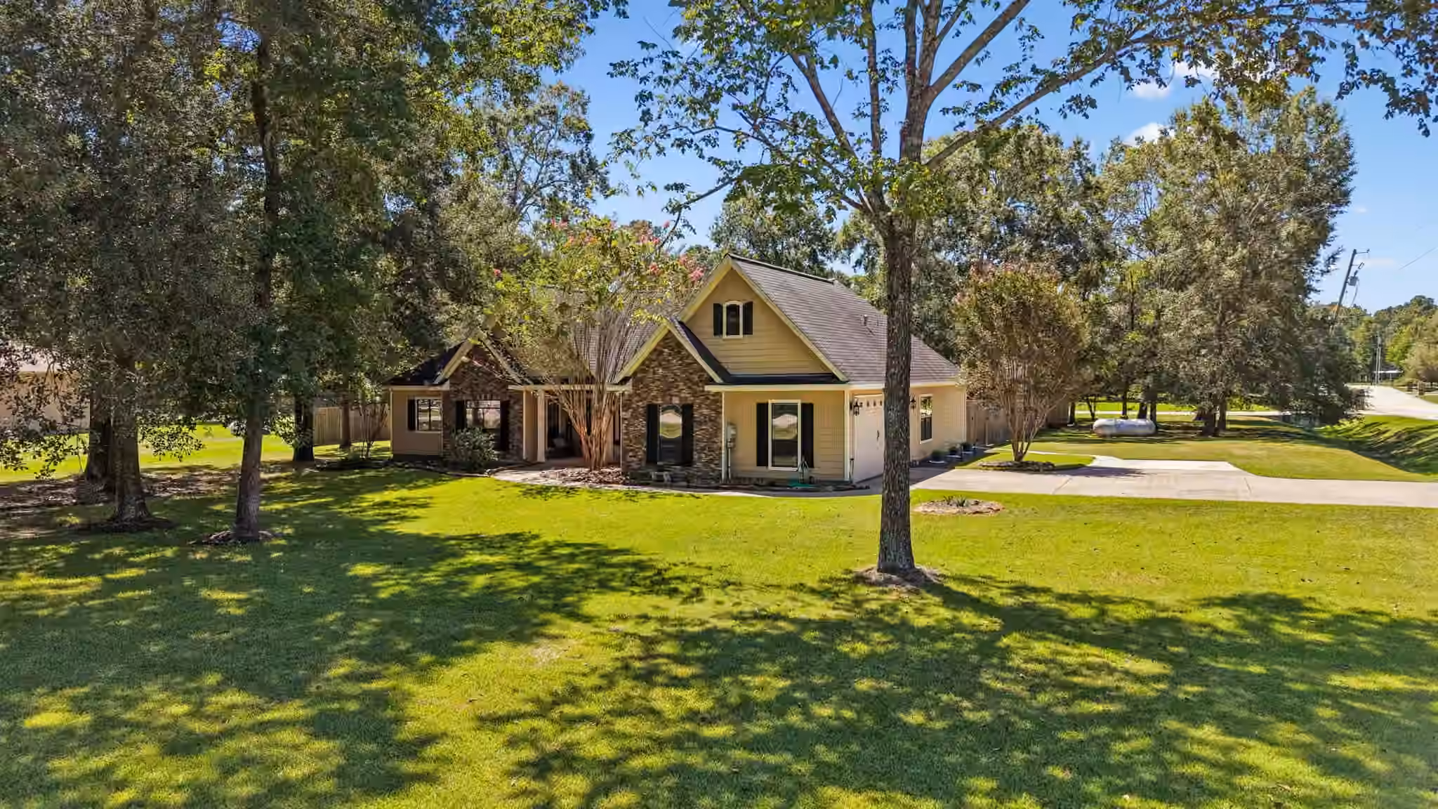 Photo of 27112 Fairway Crossings Drive, Huffman, TX