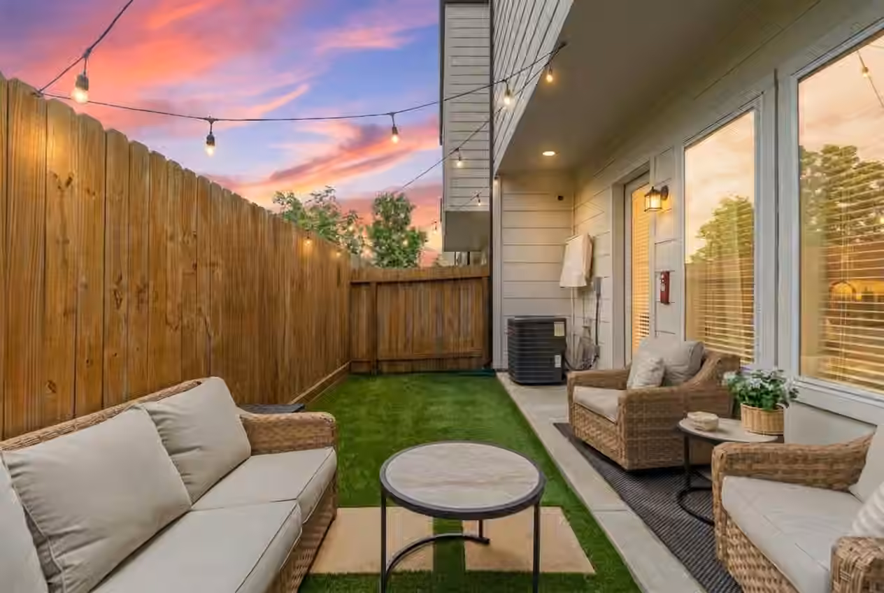 Photo 7 of 5708 White Magnolia Street, Houston, TX