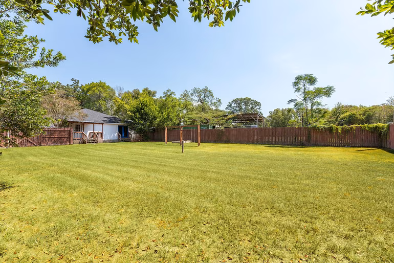 Photo 6 of 1909 Reese Street, Liberty, TX