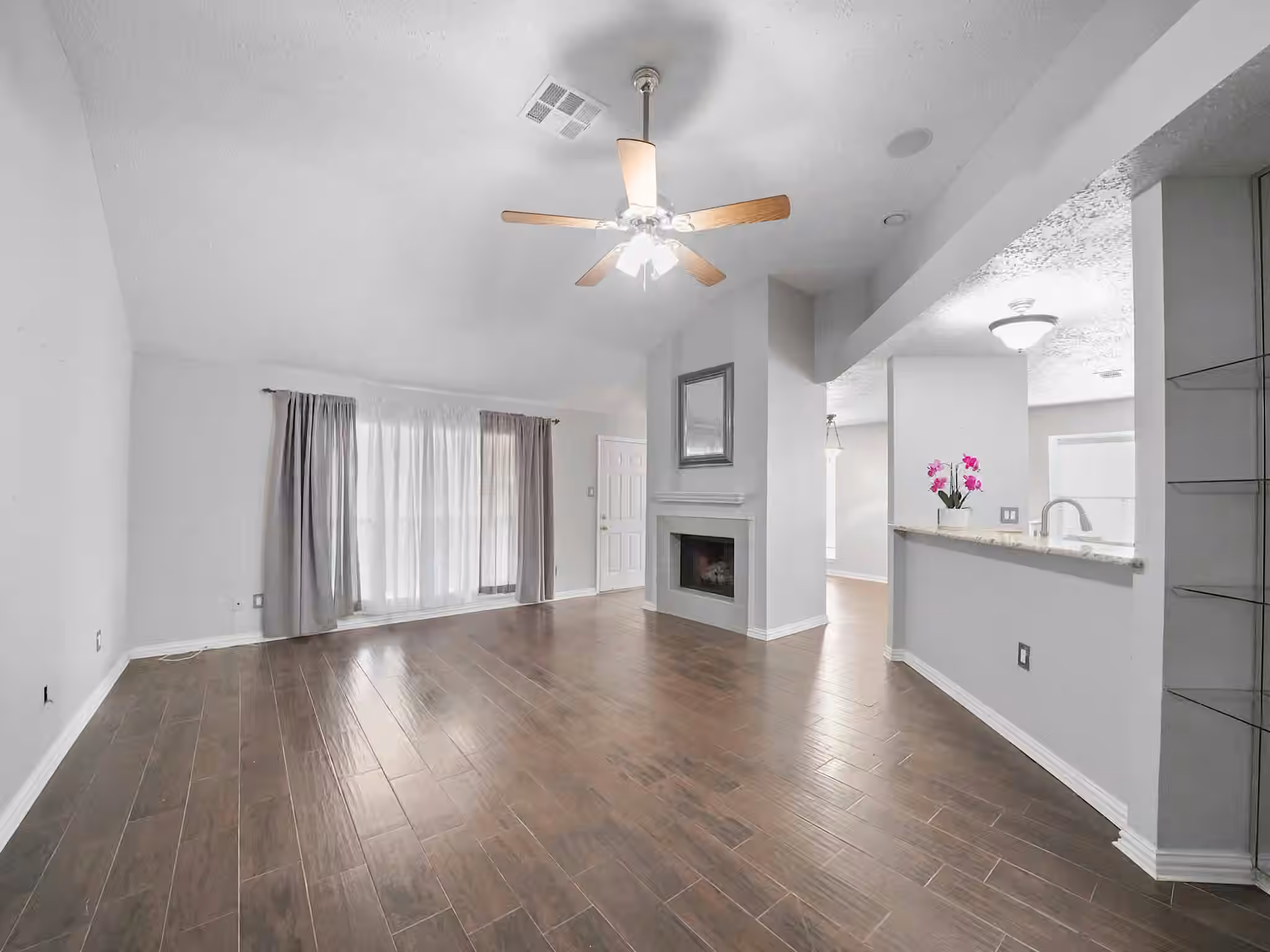 Photo 3 of 4314 Glen Avon Drive, Pasadena, TX