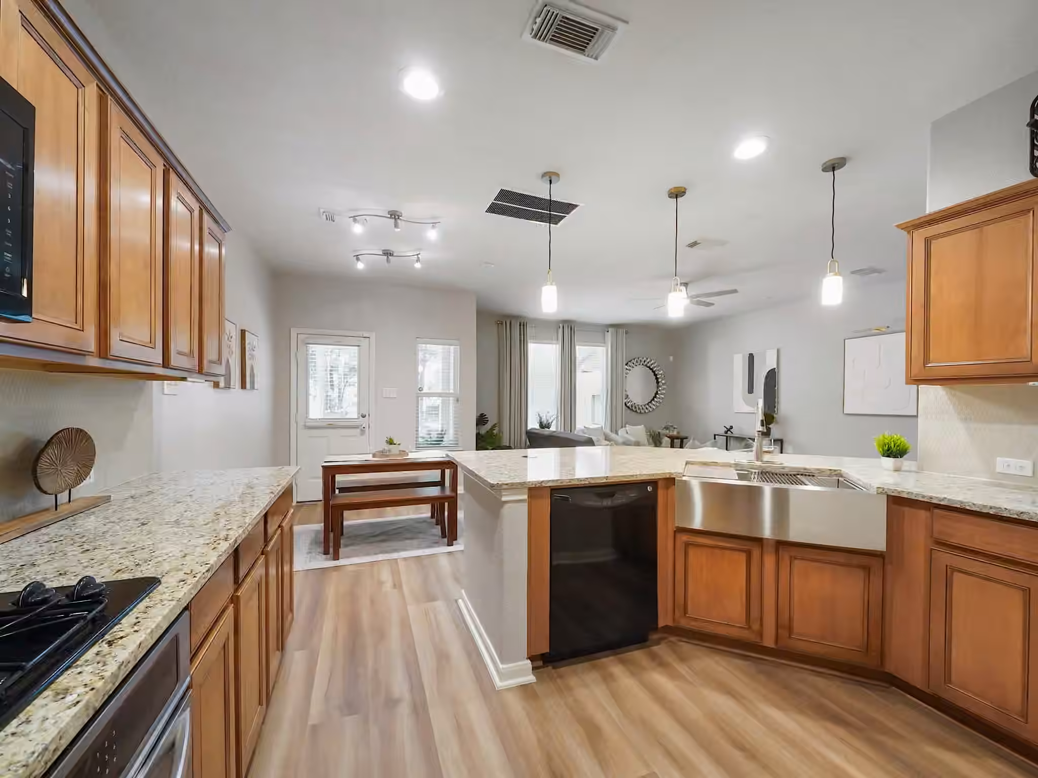 Photo 5 of 17814 Arapaho Hill Lane, Humble, TX 77346