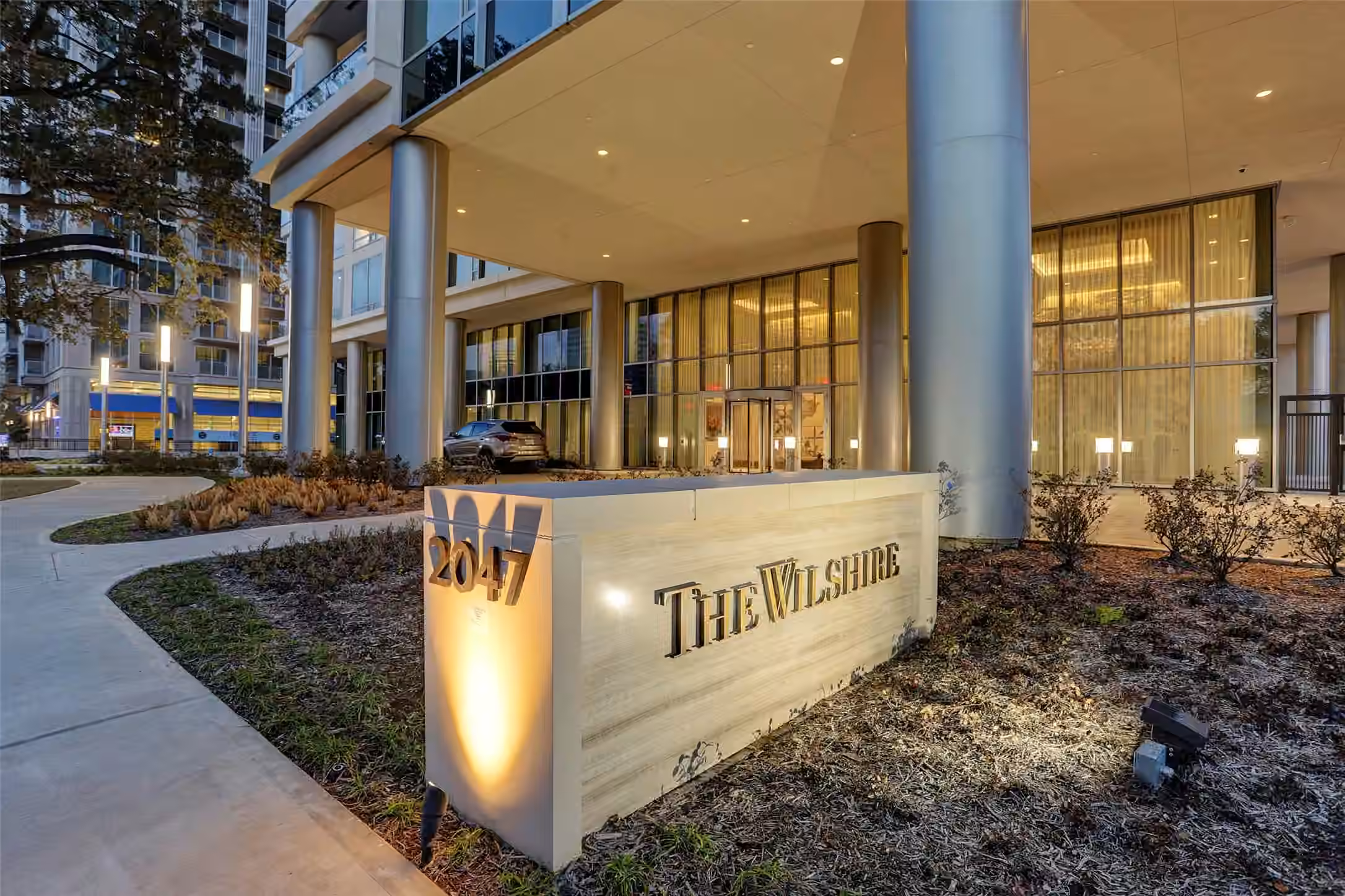 Photo 3 of 2047 Westcreek Lane 708, Houston, TX