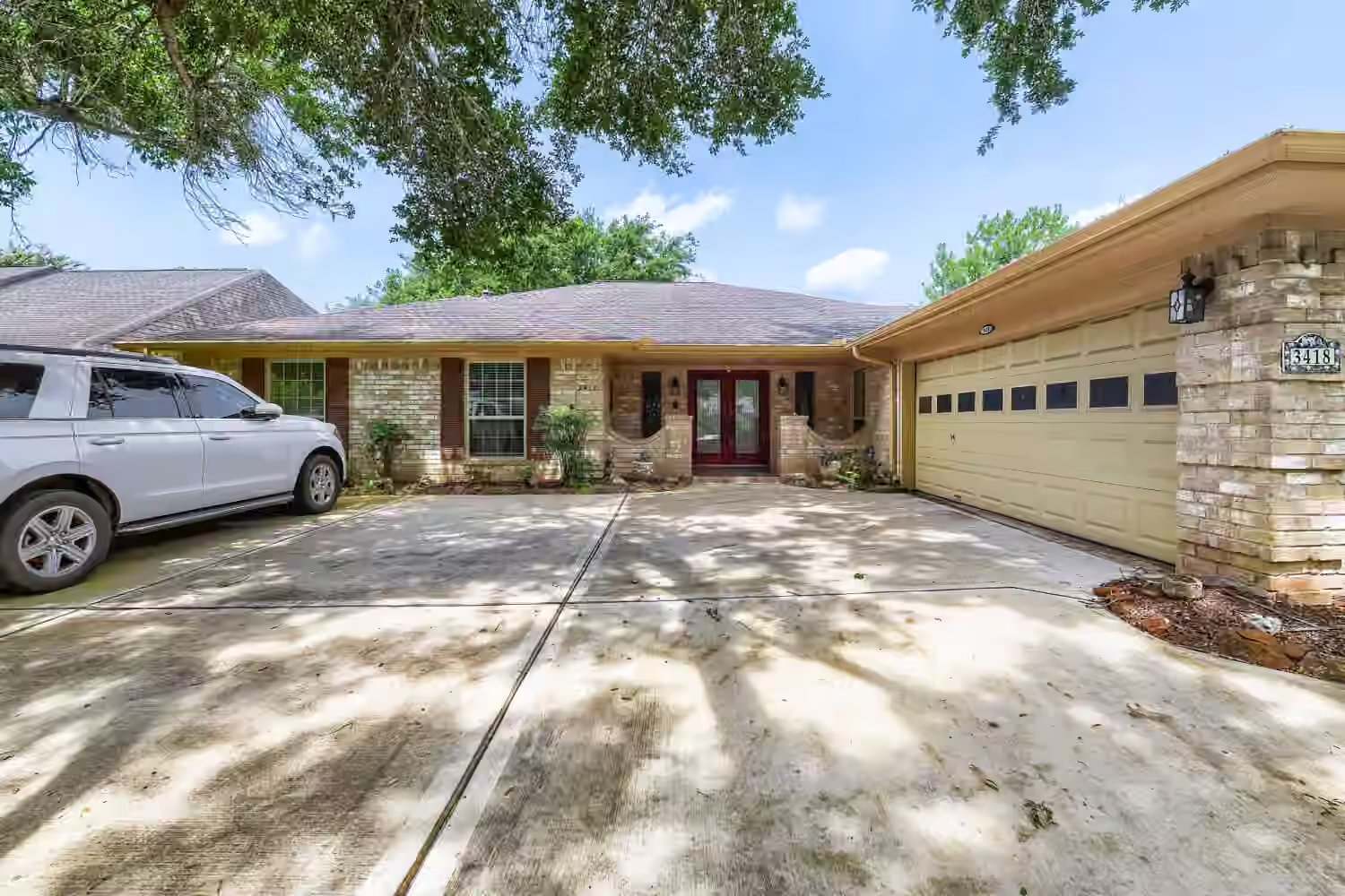 Photo of 3418 Crow Valley Drive, Missouri City, TX