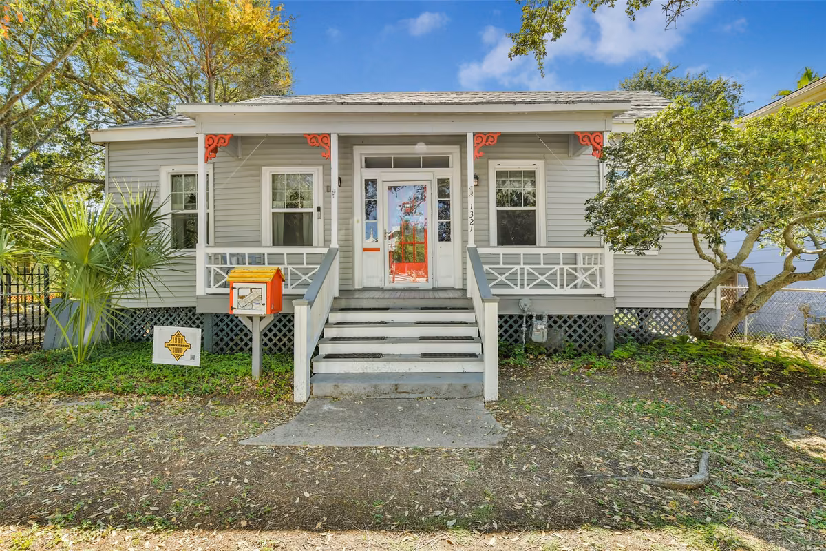 Photo of 1321 Avenue K, Galveston, TX 77550