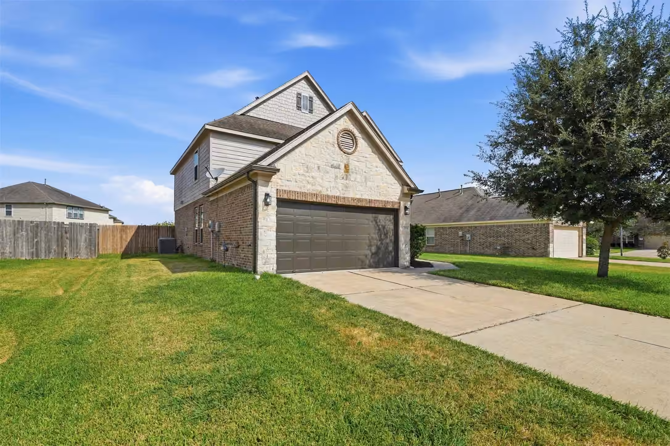 Photo 2 of 2714 Finwood Drive, Rosenberg, TX